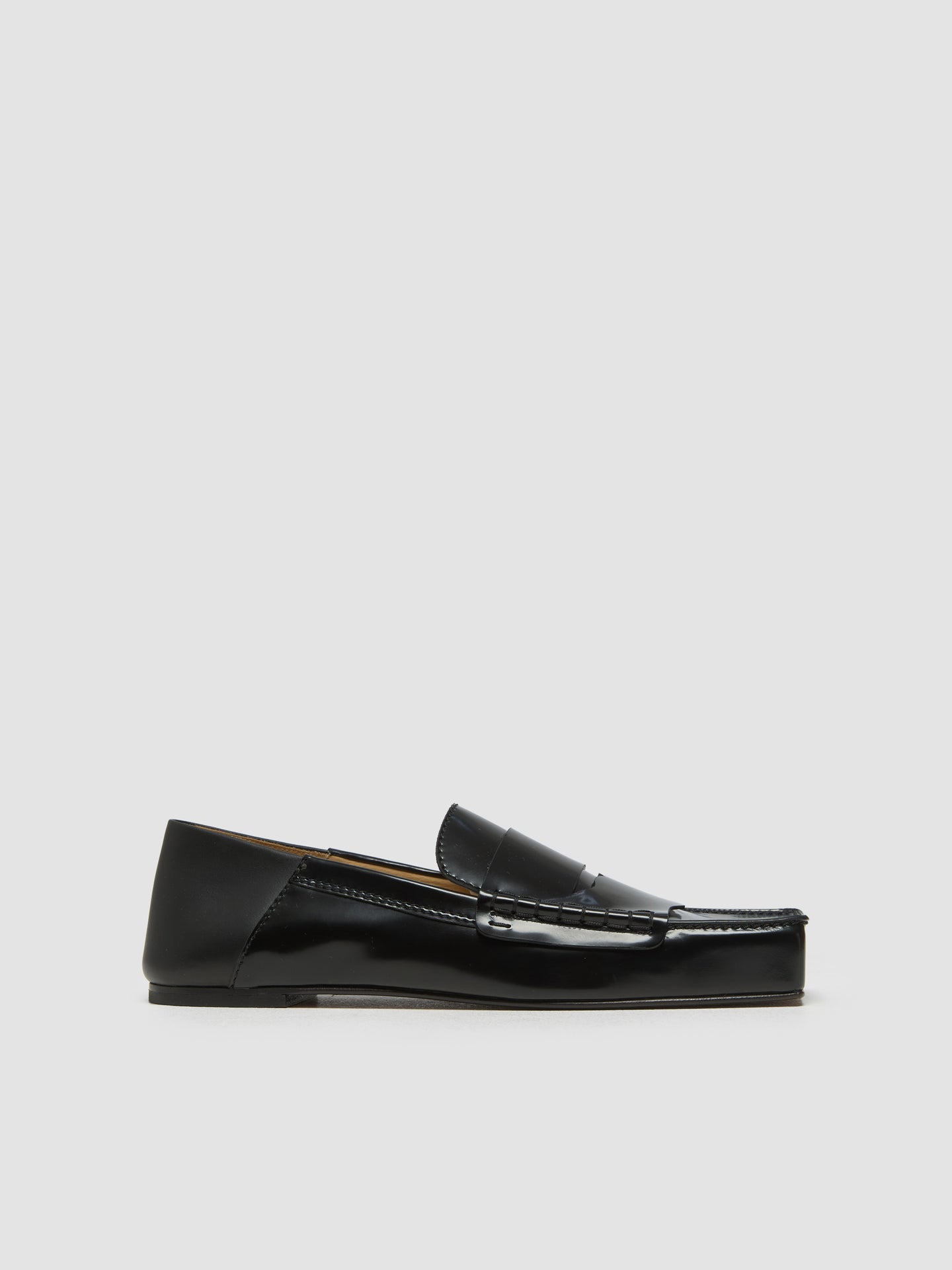 Les Mocassins Carre in Black