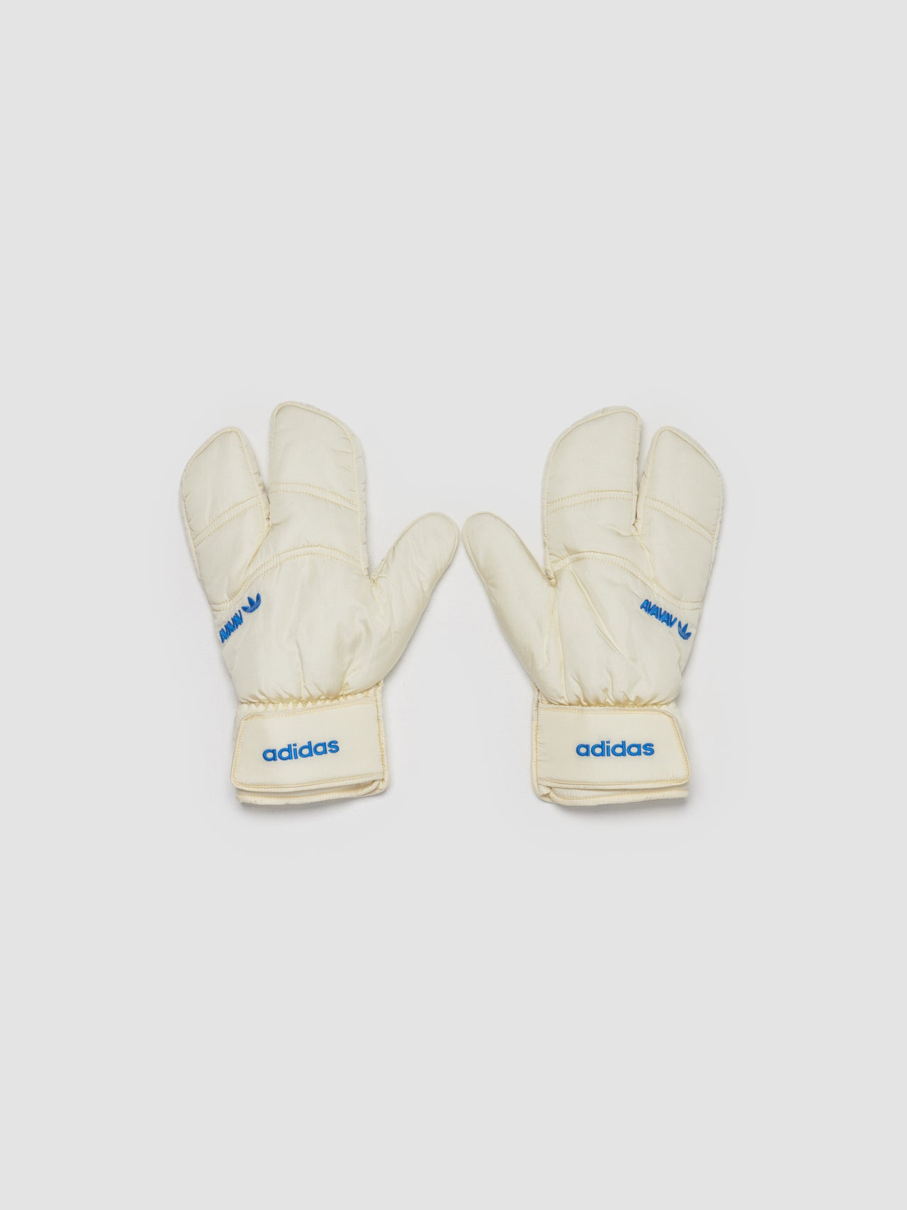 x Avavav Gloves in Cream White