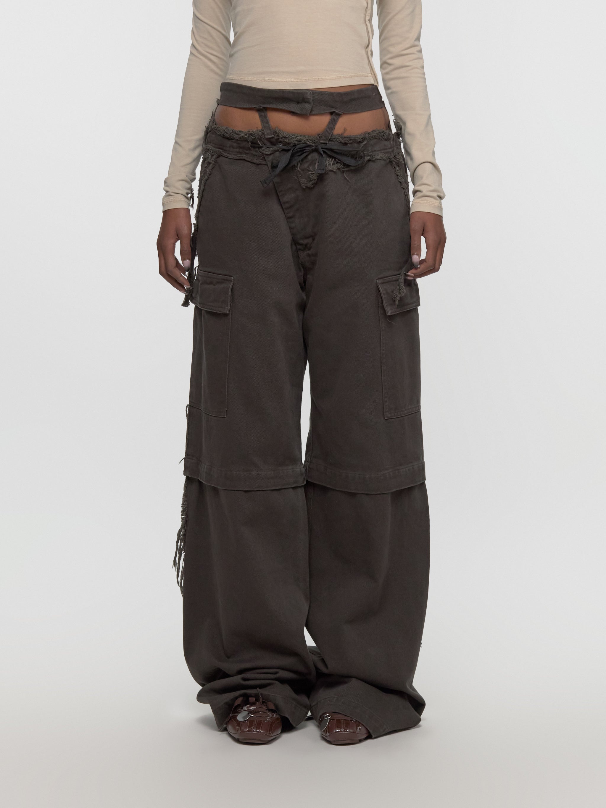 Baggy Cargo Pants in Brown