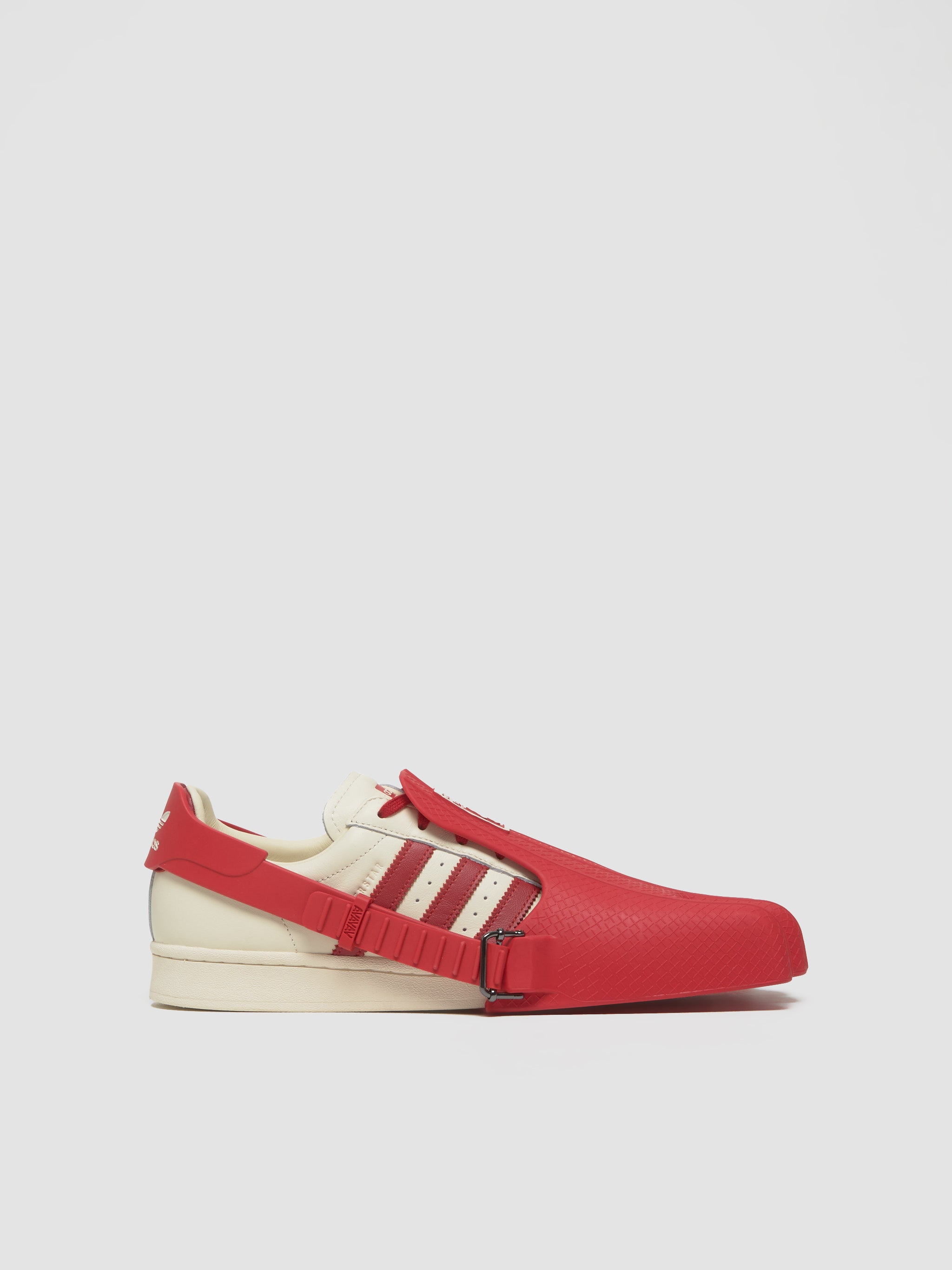 x Avavav Superfinger Superstar Sneaker in Better Scarlet & Off White