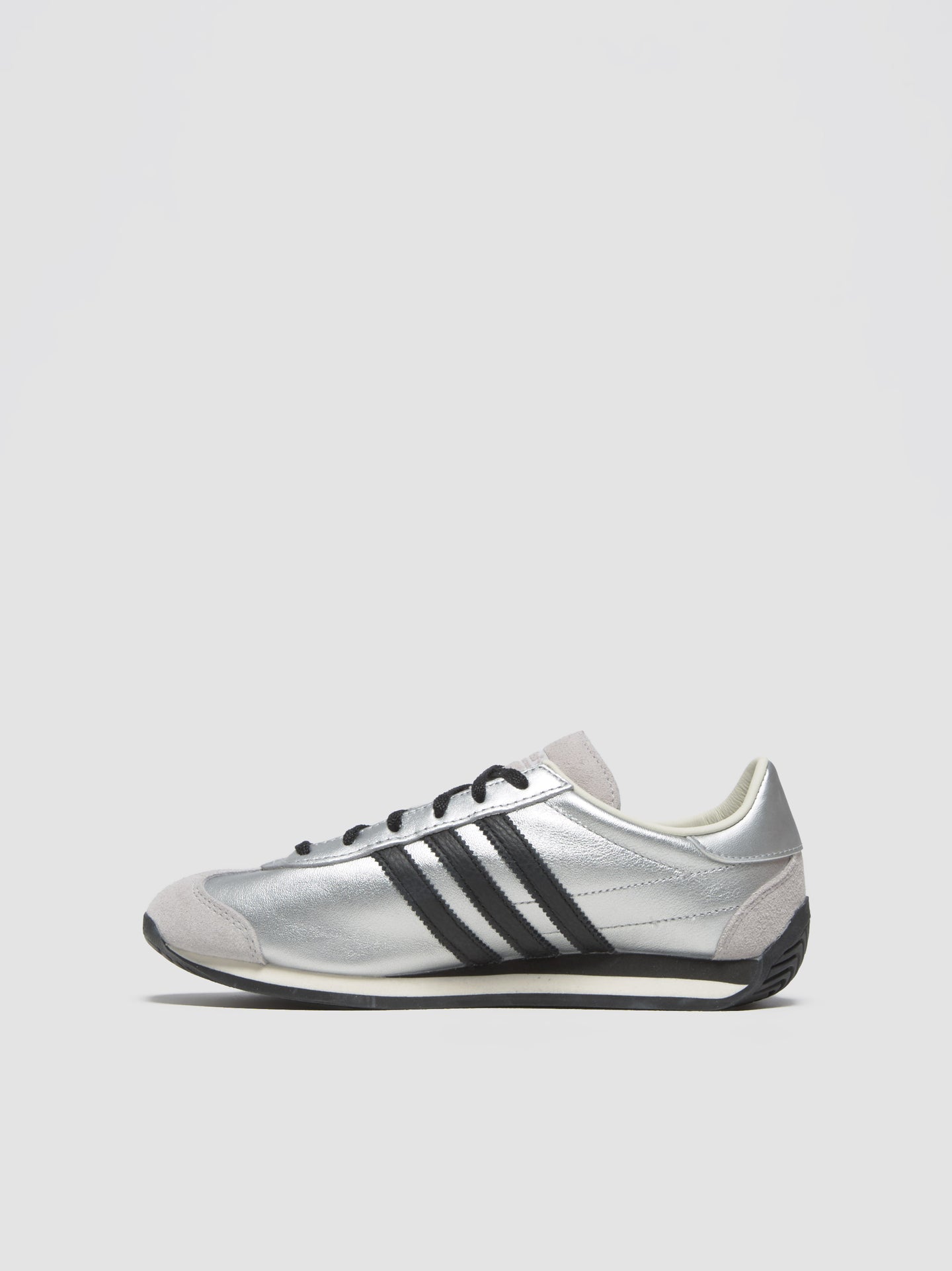 WMNS Country OG Sneaker in Off White & Core Black