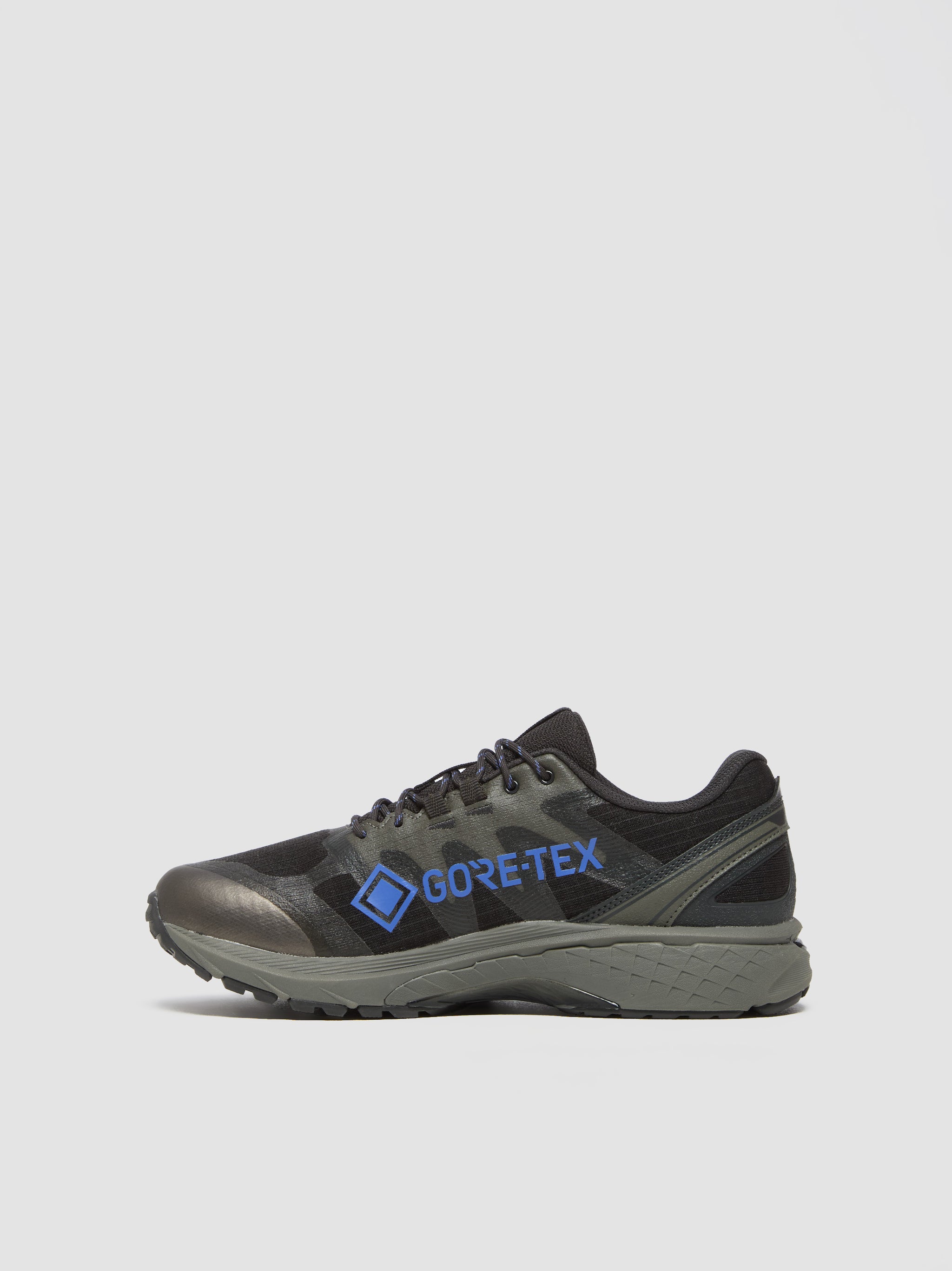 GEL-TERRAIN GTX Sneaker in Graphite Grey & Gunmetal