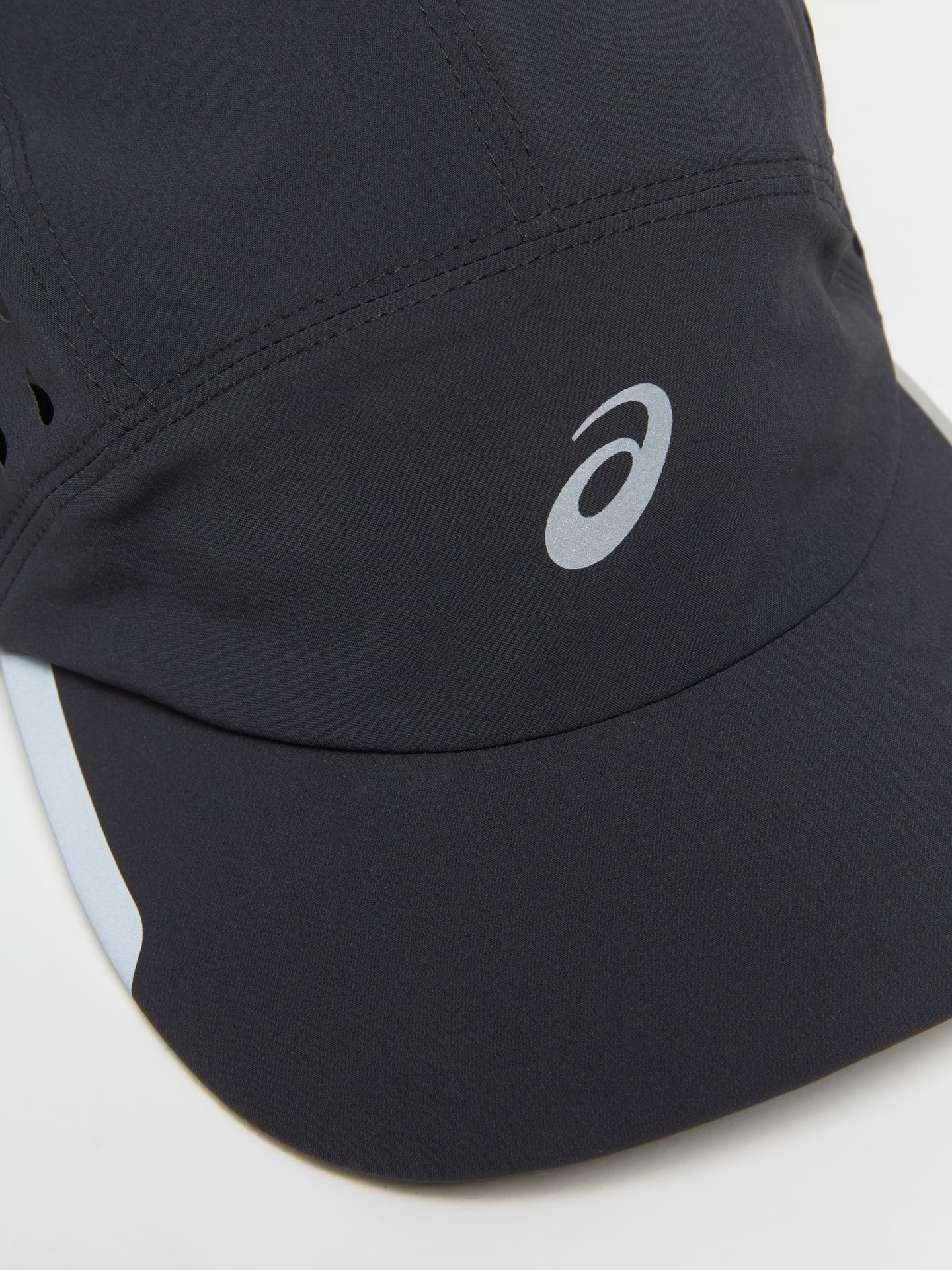 Lightweight Running Cap in Performance Black