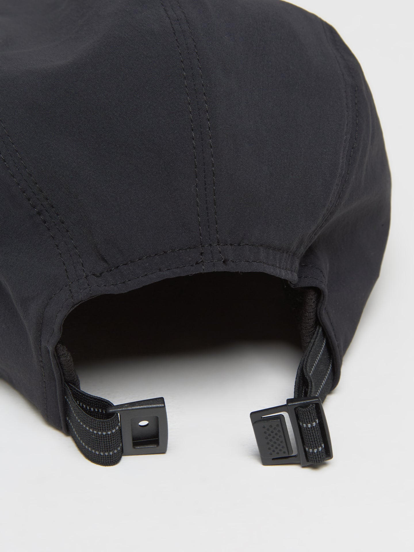 Lightweight Running Cap in Performance Black
