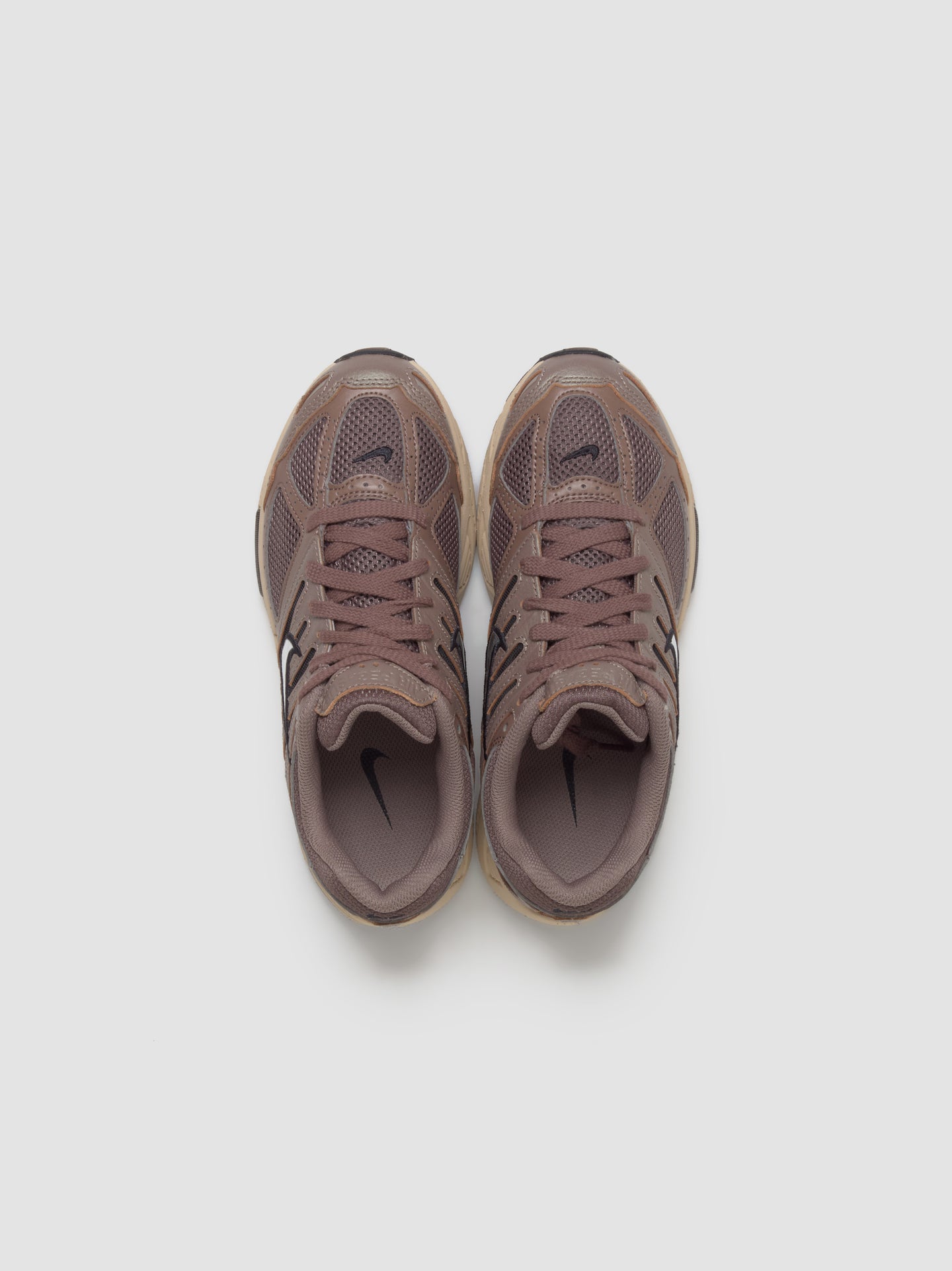 WMNS Air Pegasus 2005 Sneaker in Mink Brown