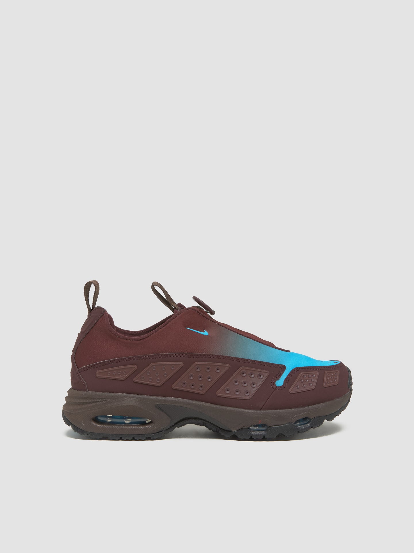 WMNS Air Max SNDR Sneaker in Burgundy Crush & Baltic Blue