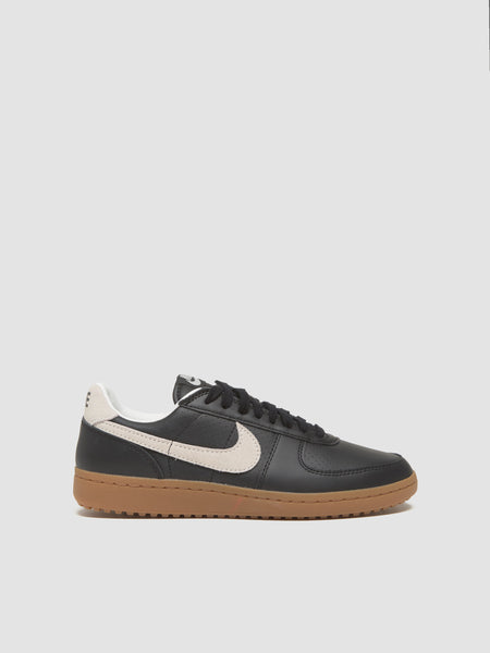 希少NIKE SPECIAL FIELD swag opium sneaker Nike - Field General 82 SP Sneaker in Sail & Black - HF5603-100