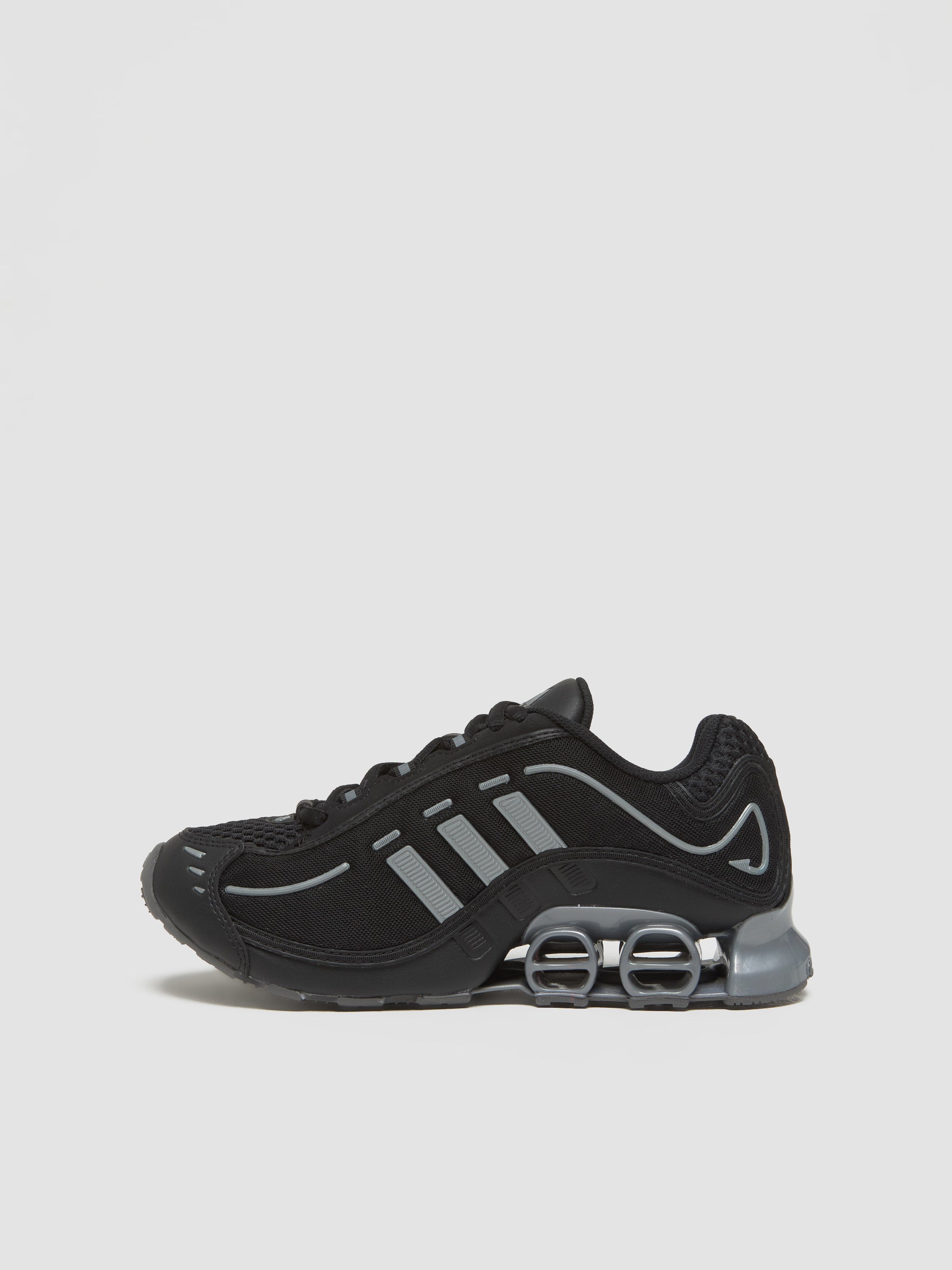 WMNS Megaride 01 Sneaker in Core Black & Grey Four