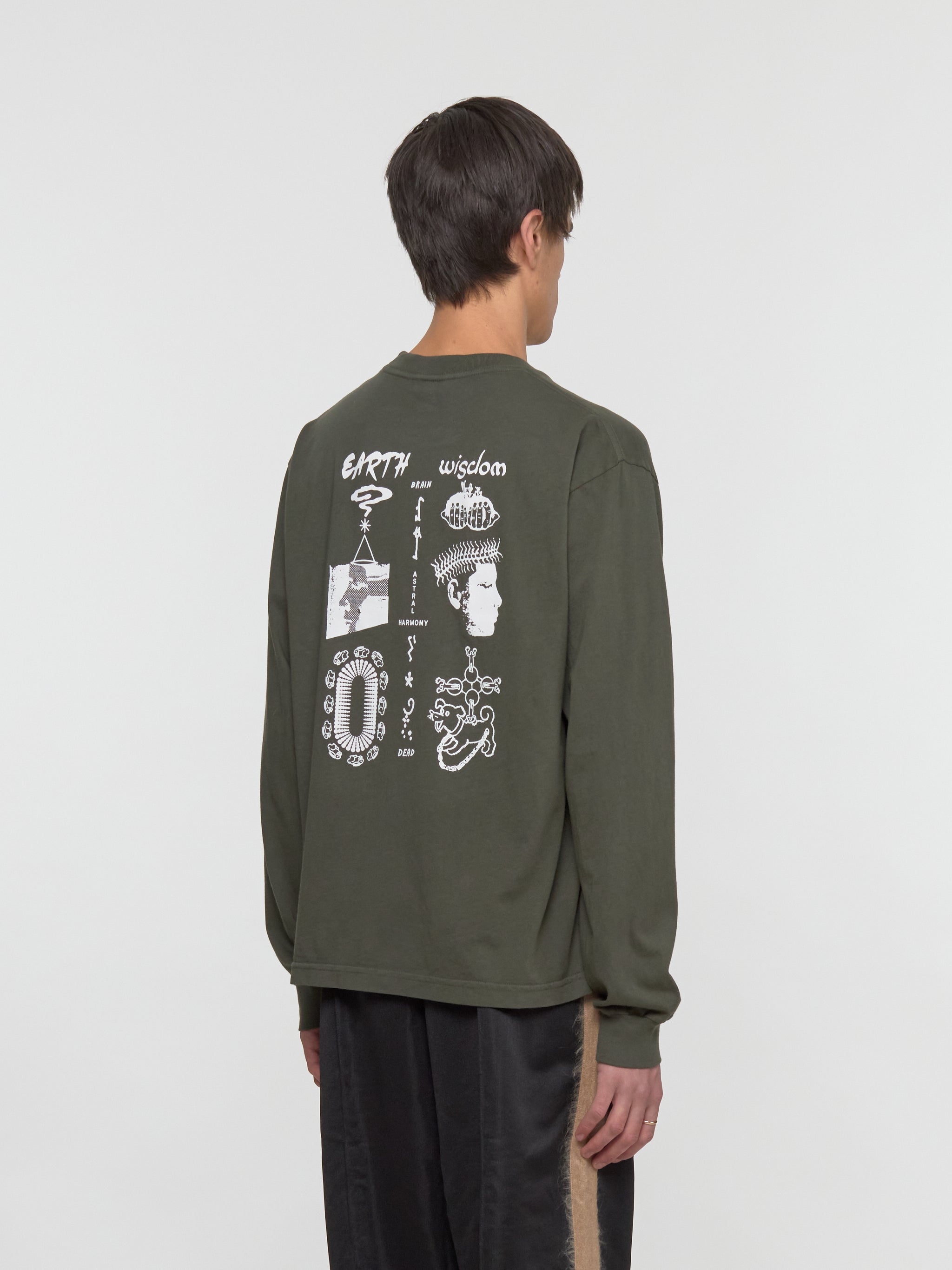 Earth Wisdom Longsleeve T-Shirt in Dark Green