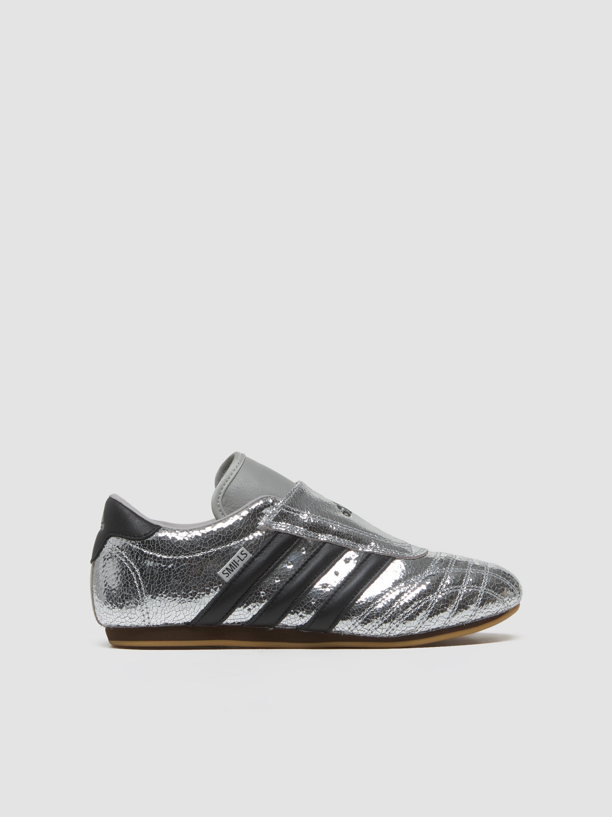 WMNS Taekwondo Sneaker in Silver Metallic & Core Black