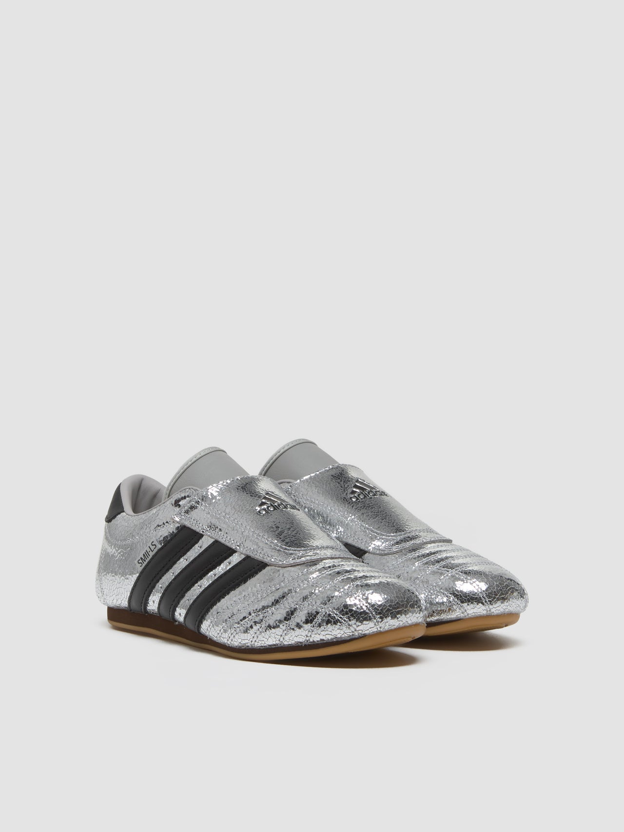 WMNS Taekwondo Sneaker in Silver Metallic & Core Black