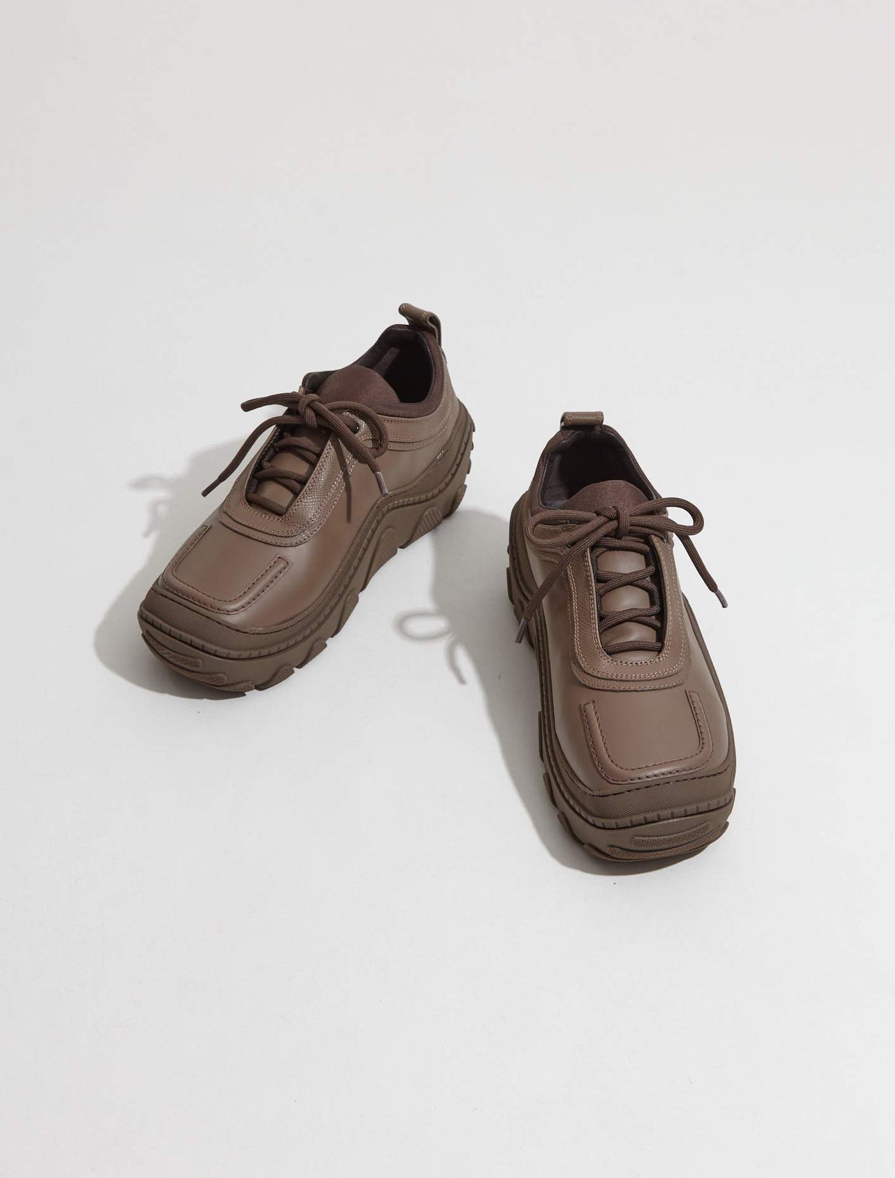 Tonkin Lace Up Shoe in Dune