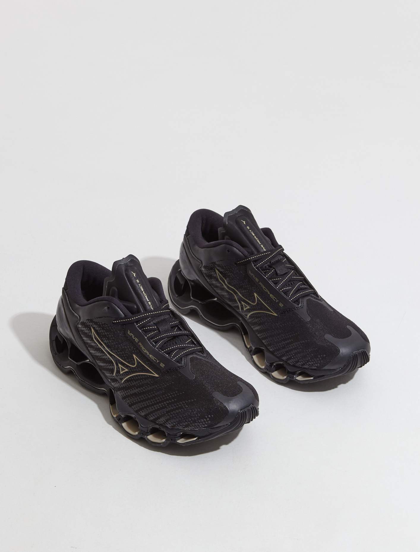 Wave Prophecy 12 Sneaker in Black & Gold