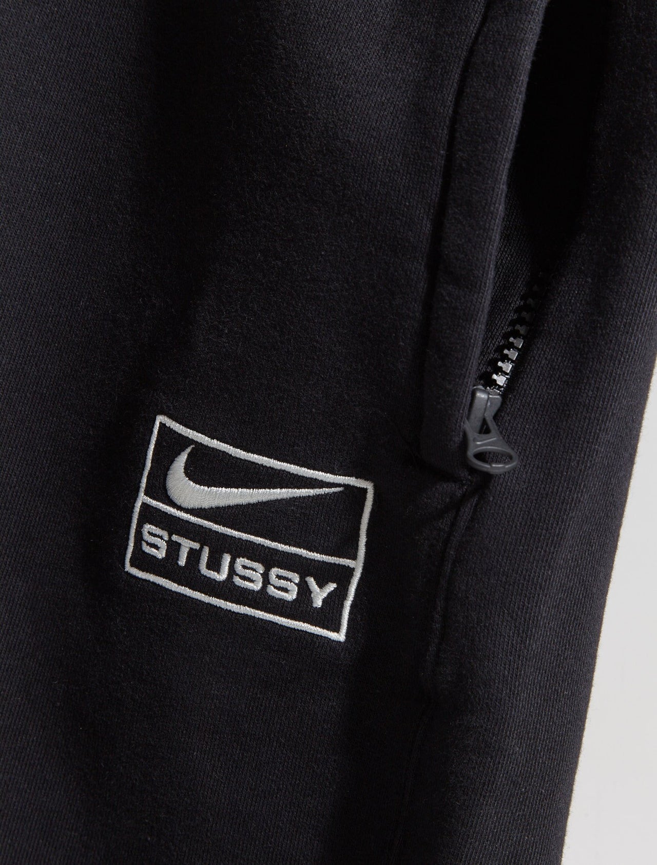 x Stüssy Sweatpants in Black