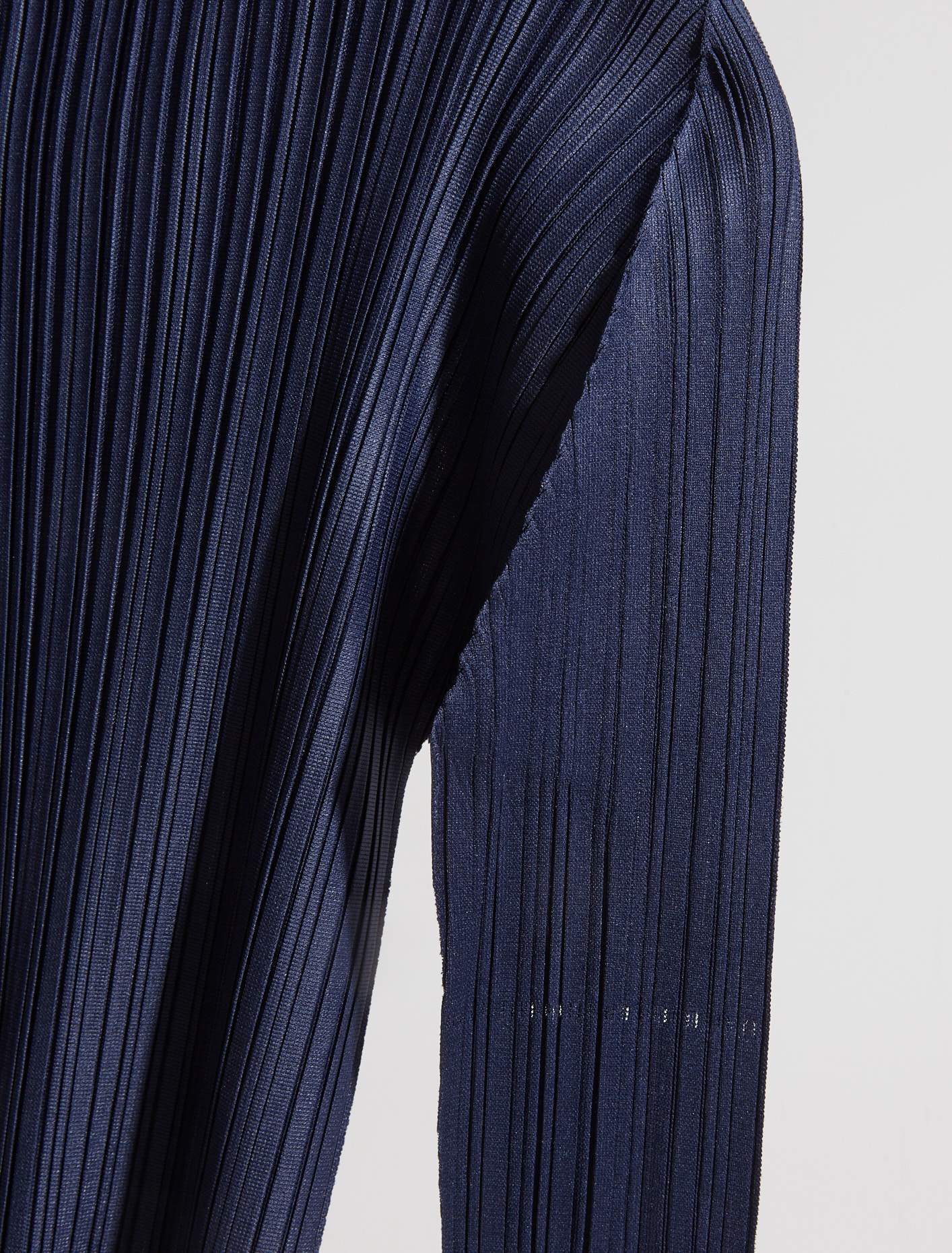 Pleated Shirt in Navy