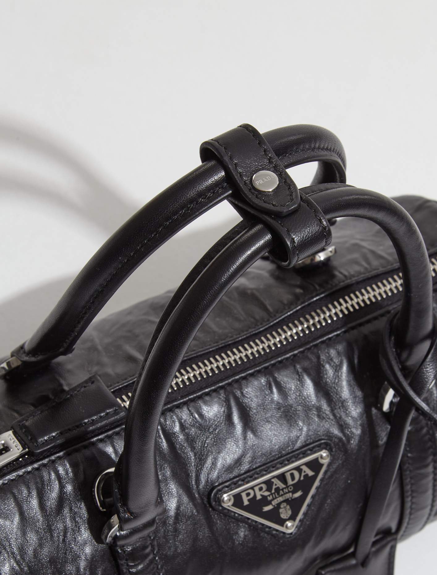 Antique Nappa Handbag in Black