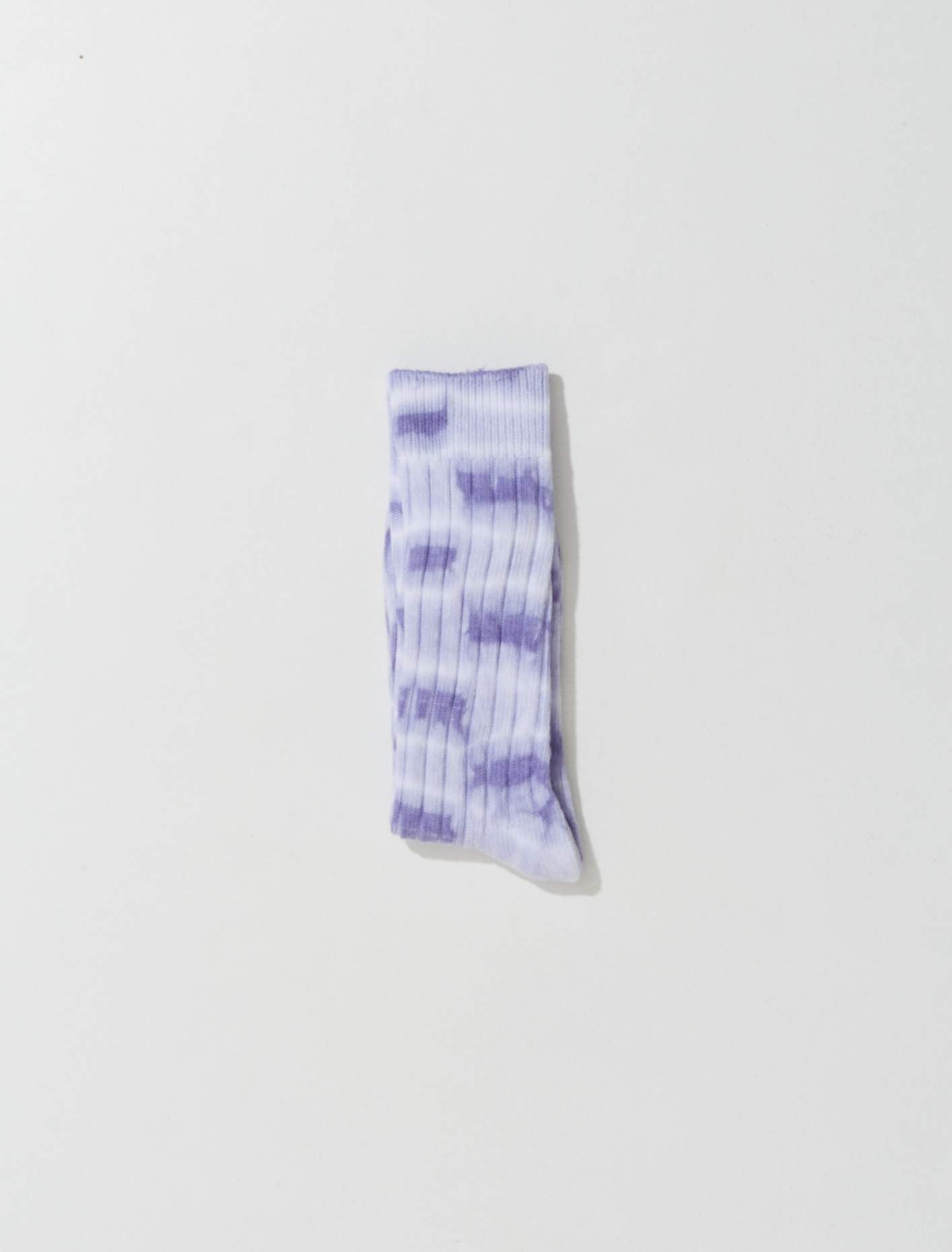 Dyed Ribbed Crew Socks in Lavendar