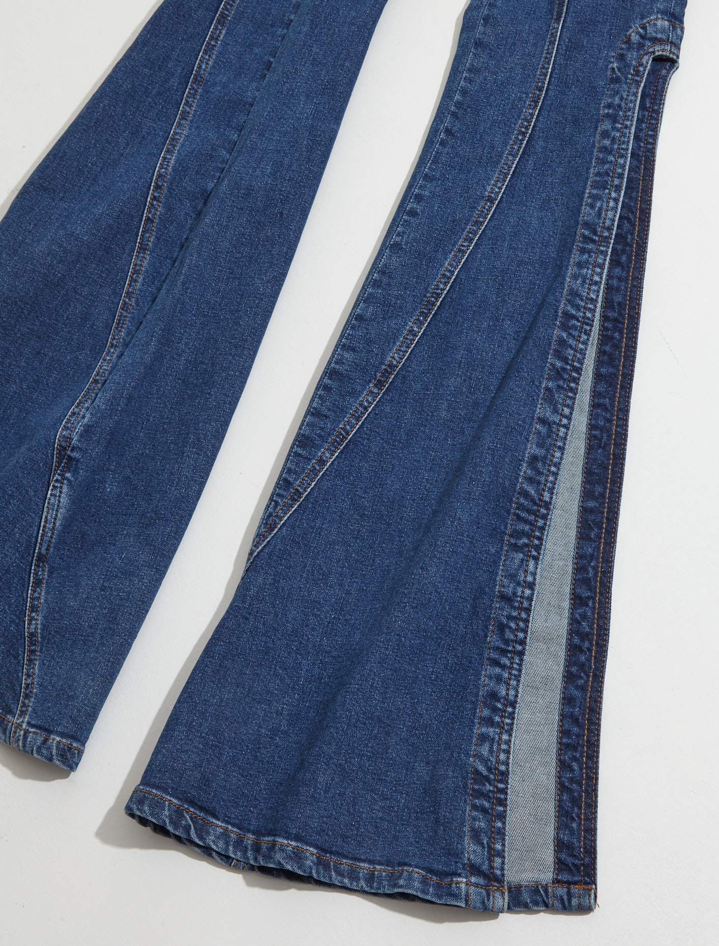 5 Pocket Wide Flare Denim Jeans in Blue