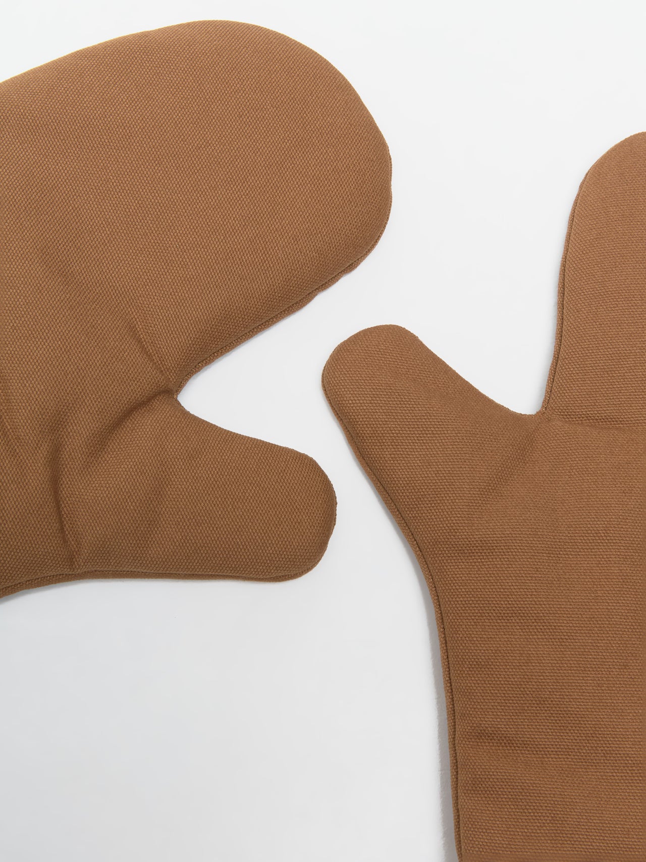 Canvas Oven Mitten Set in Hamilton Brown