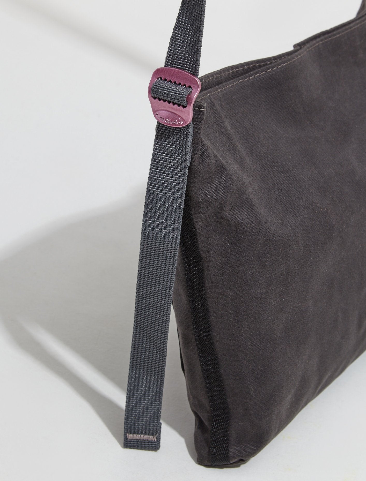 Crossbody Wax Cotton Bag in Grey