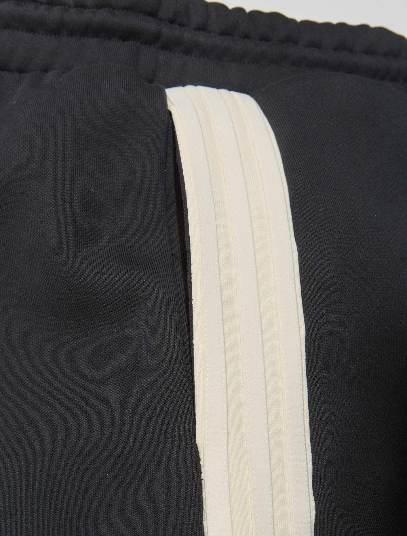 x Fear Of God Athletics Heavy Fleece Sweatpants in Black & Cream White