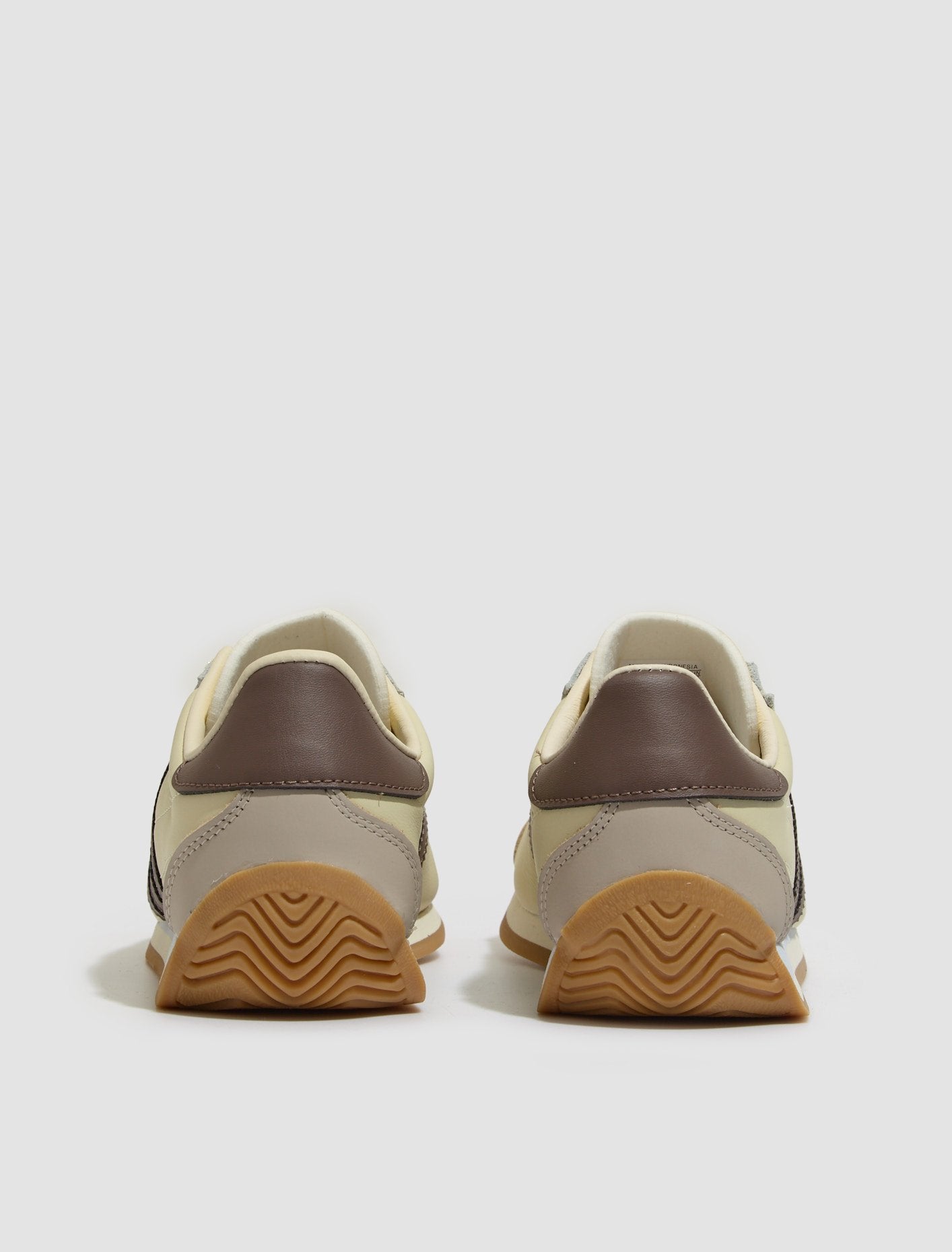 WMNS Country OG Sneaker in Sand