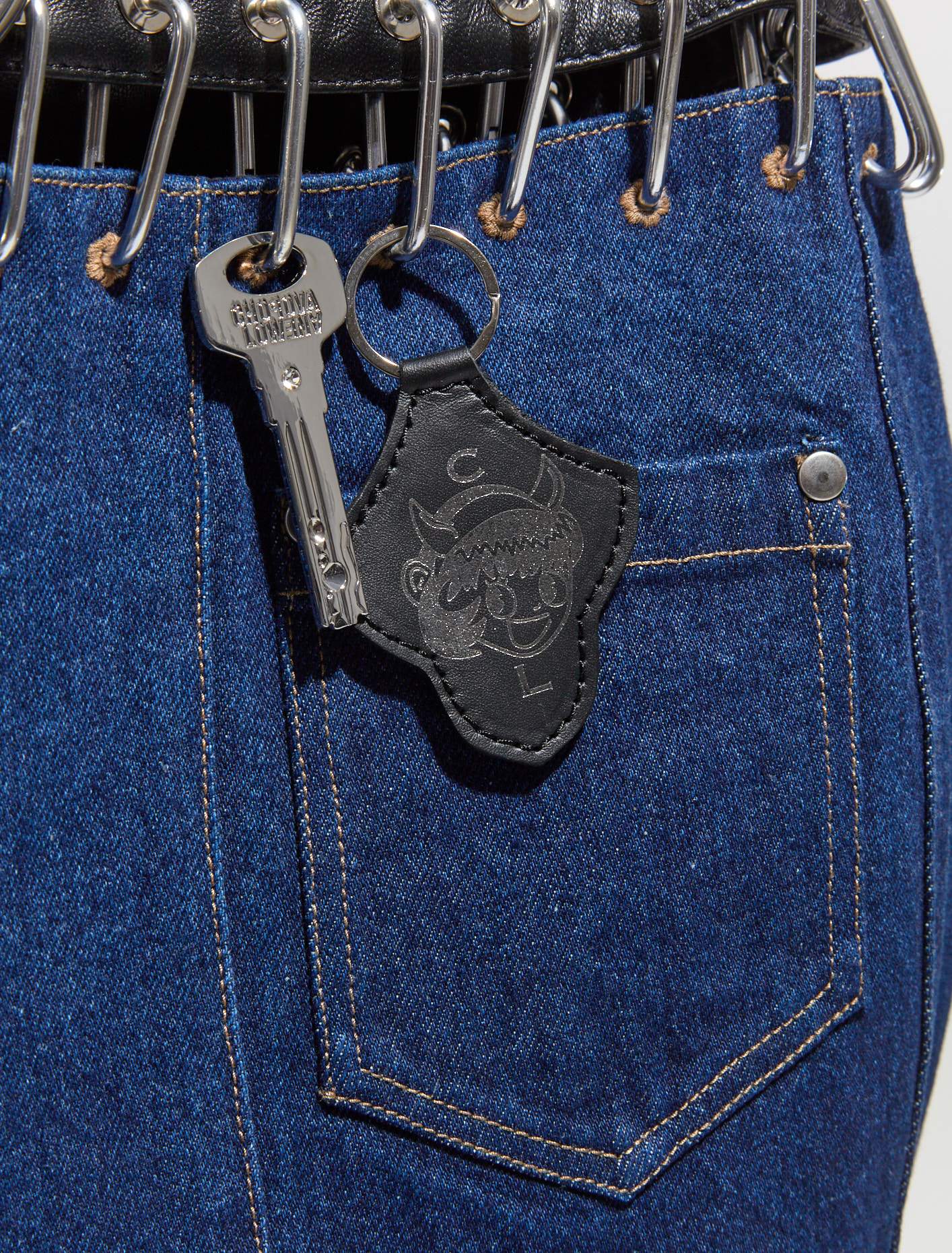 Bump Carabiner Jeans in Blue