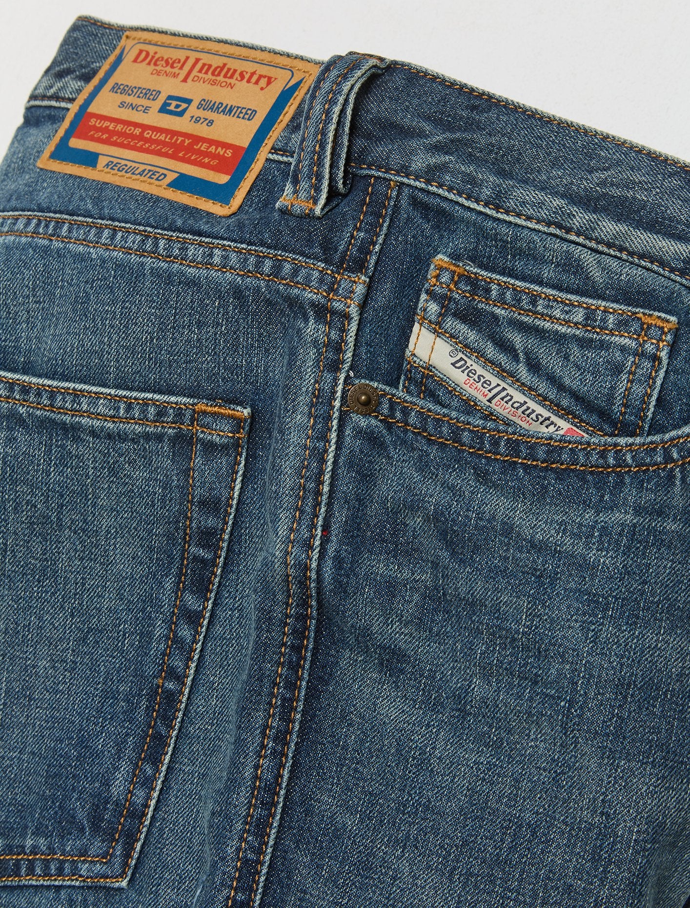 Straight Jeans - 2010 D-Macs in Blue