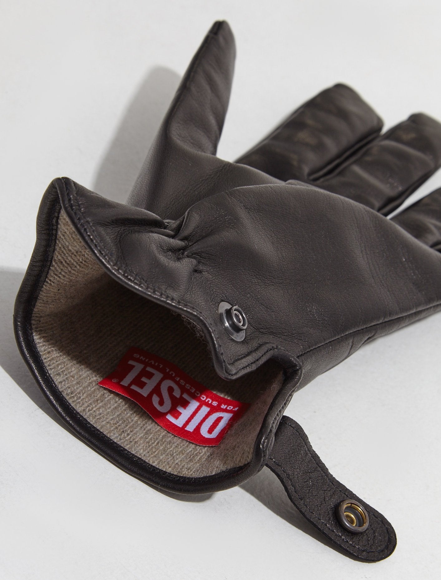 G-Reies Gloves in Black