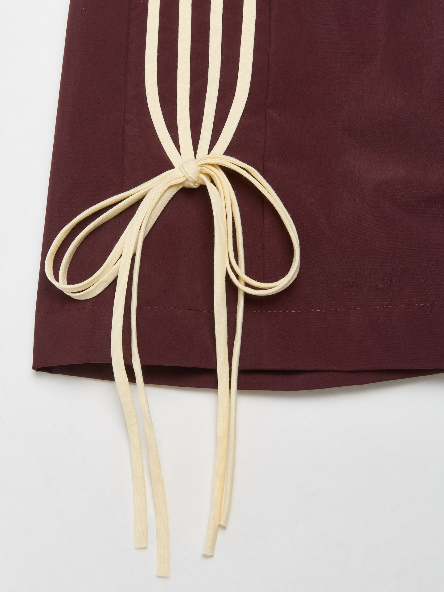 Giada Bow Shorts in Burgundy