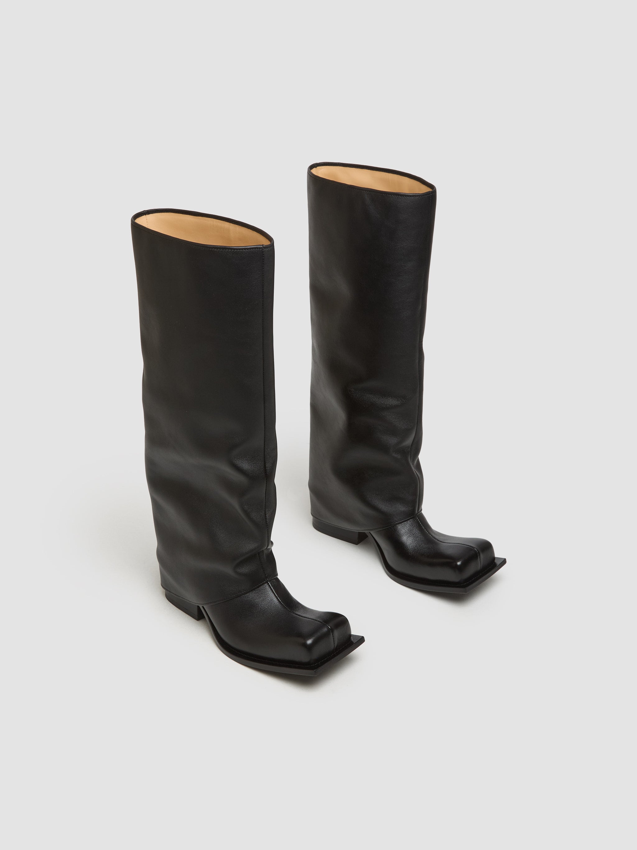 Havva Boots in Black