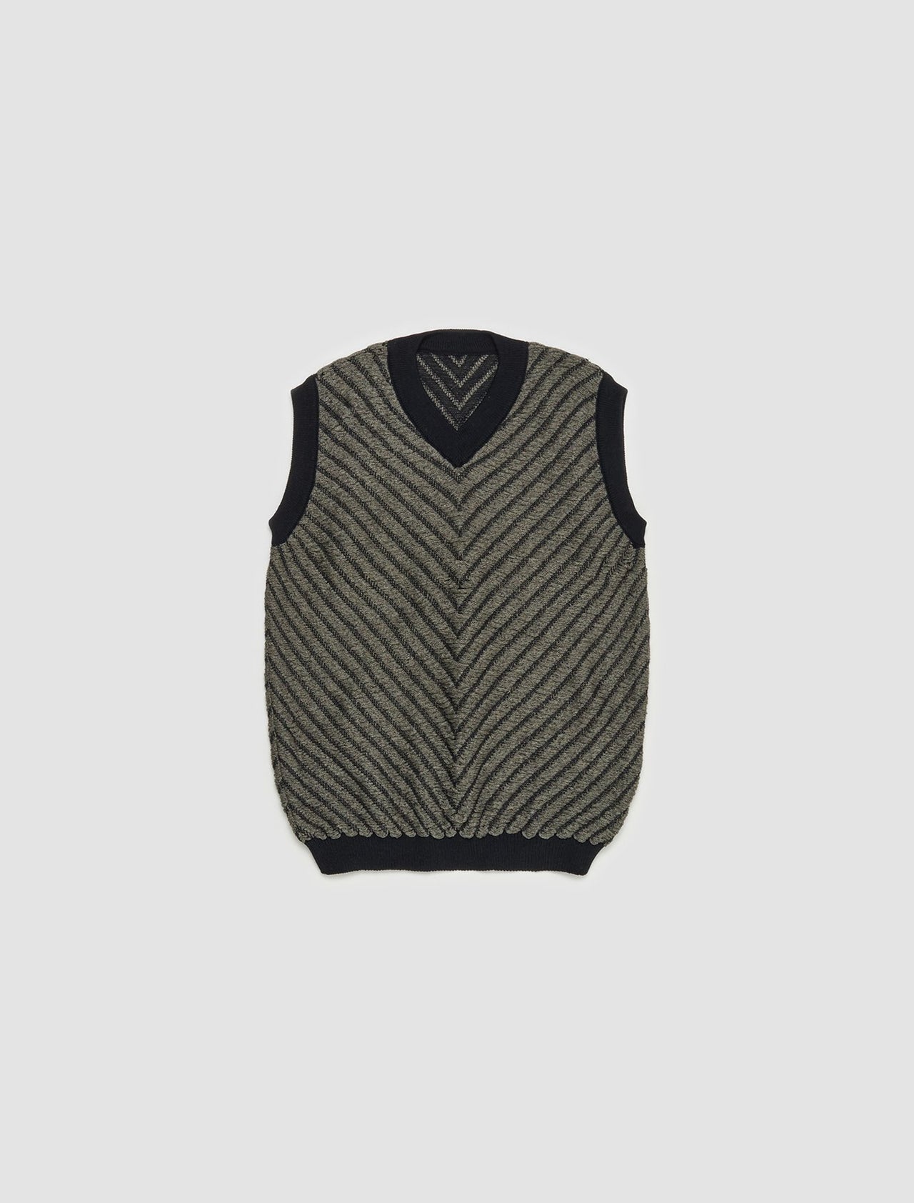 Textured Chevron Vest in Smoke