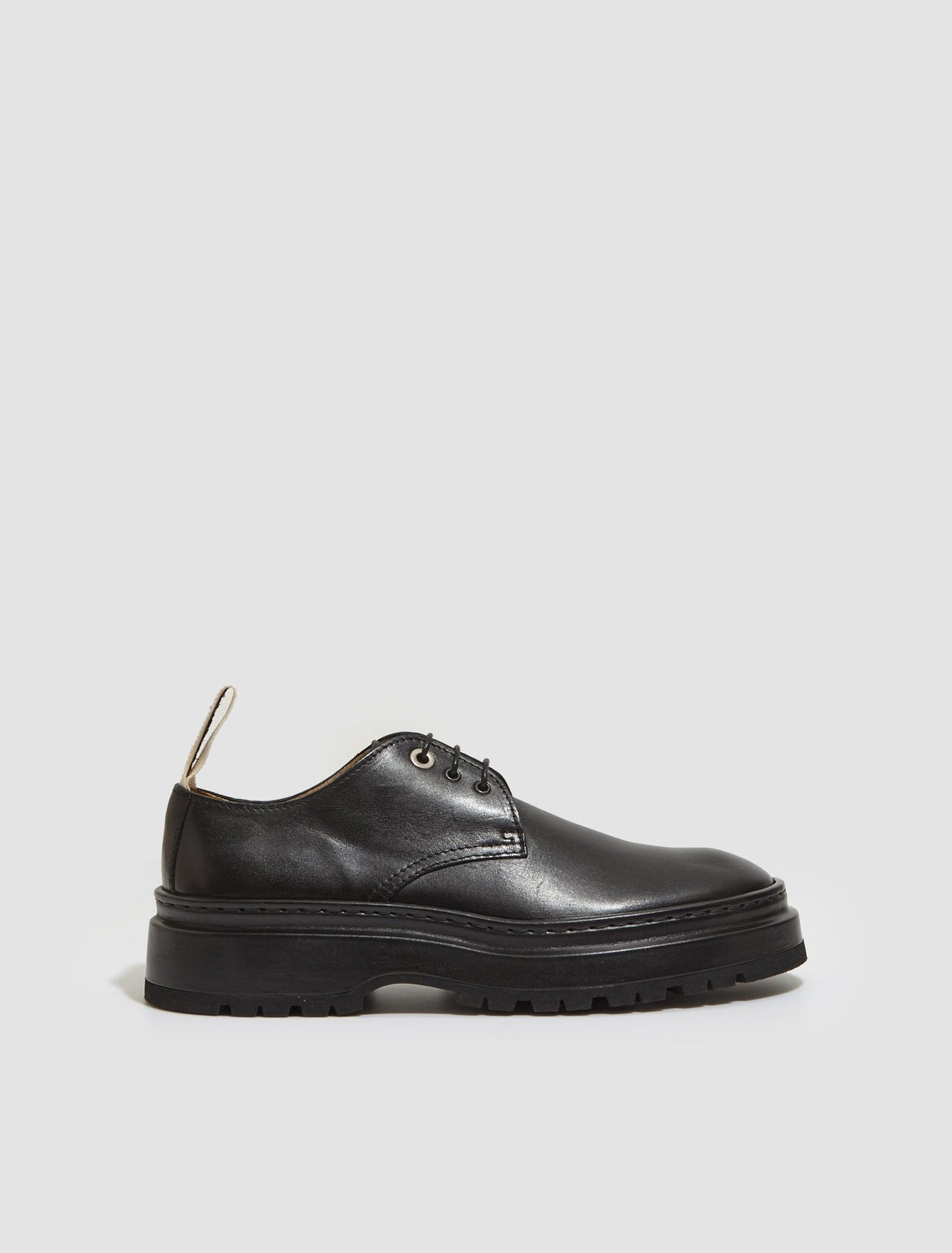 Les Derbies in Pavane in Black