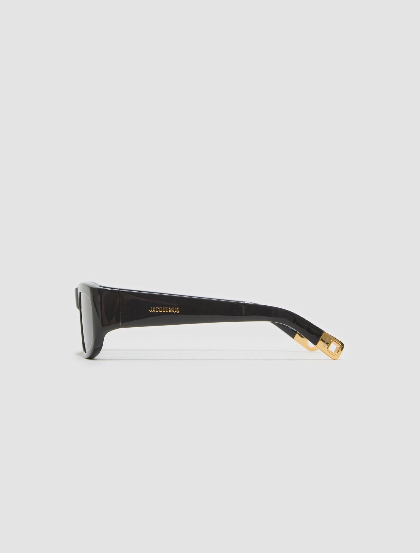 Les Lunettes Pilota Sunglasses in Black