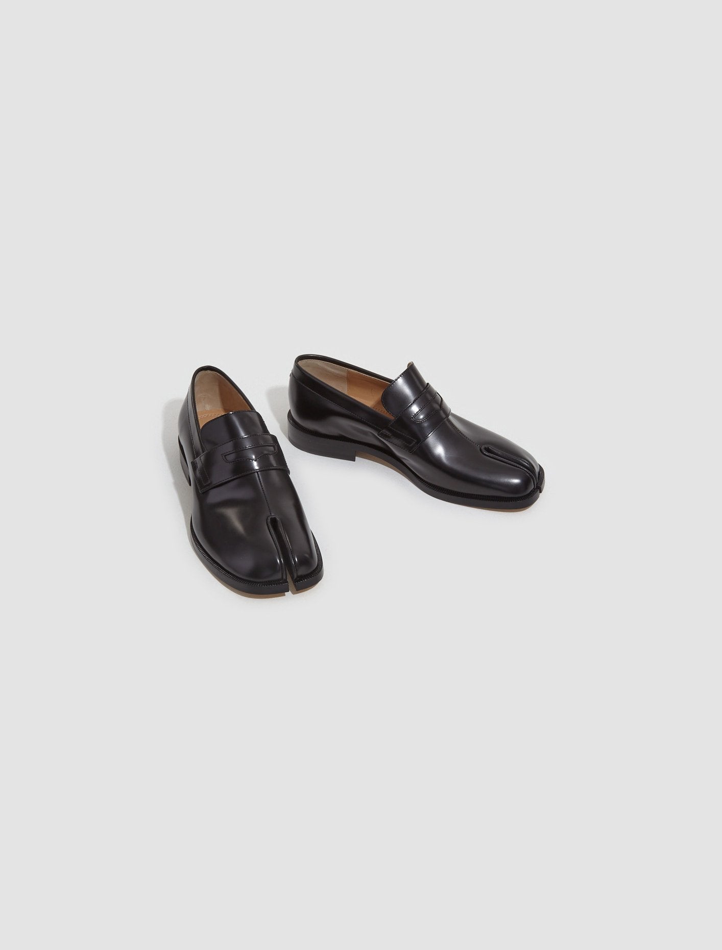 Tabi Loafers in Black