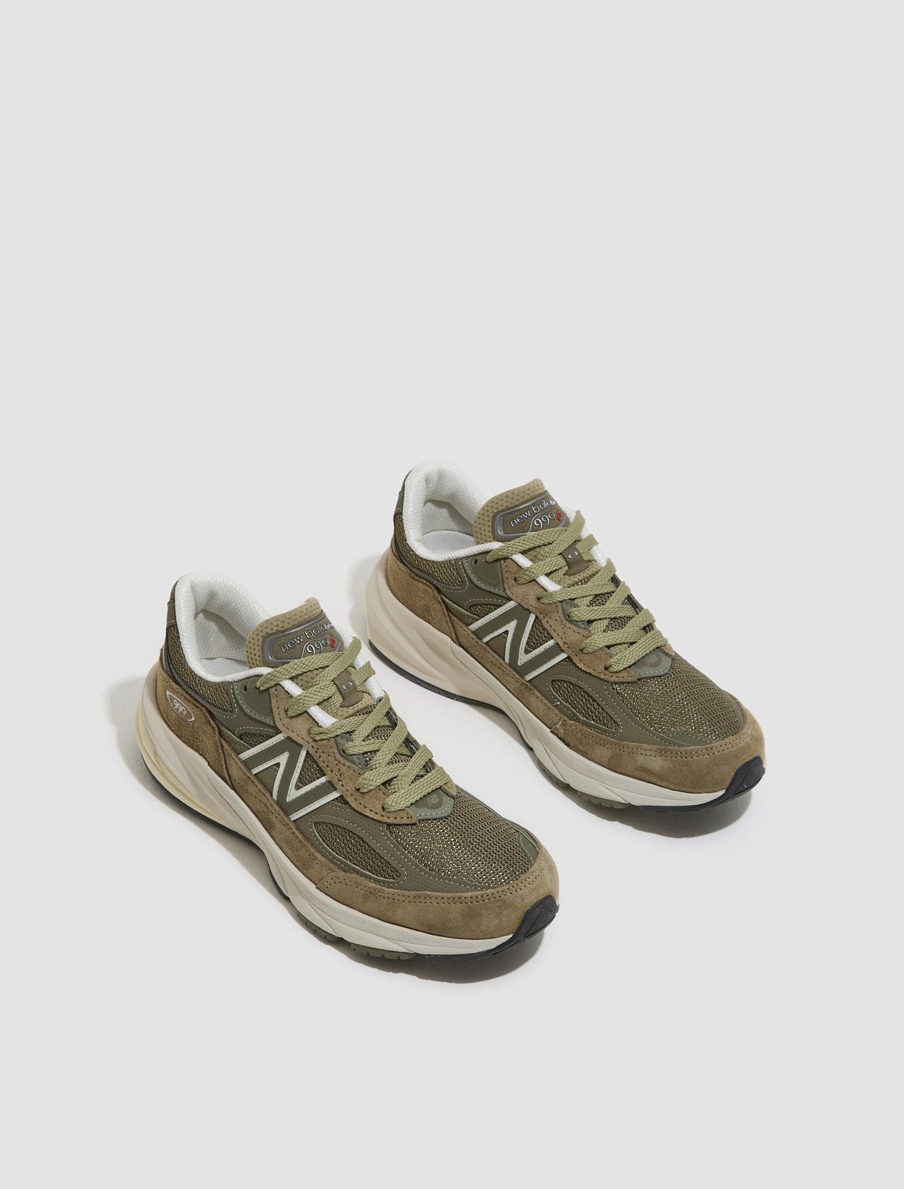 U990 v6 'Made in USA' Sneaker in True Camo