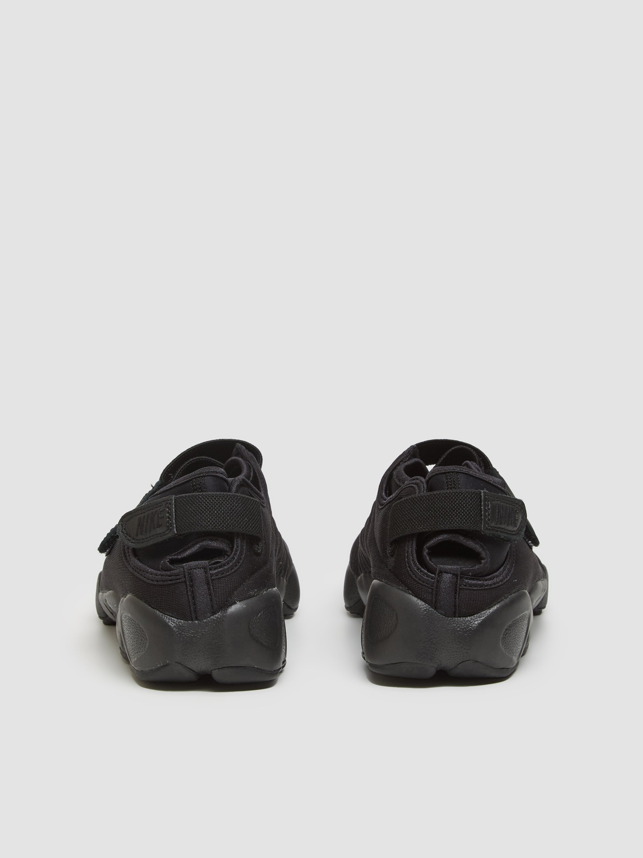 WMNS Air Rift Sneaker in Triple Black