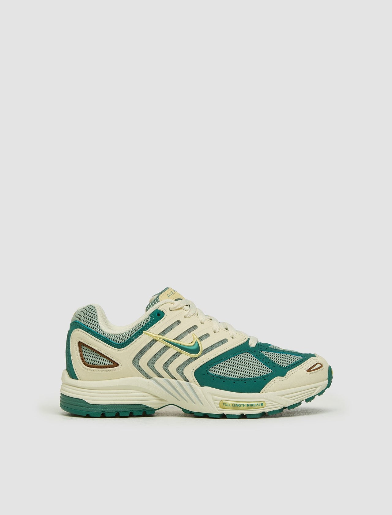 WMNS Air Pegasus 2K5 Sneaker in Coconut Milk & Bicoastal