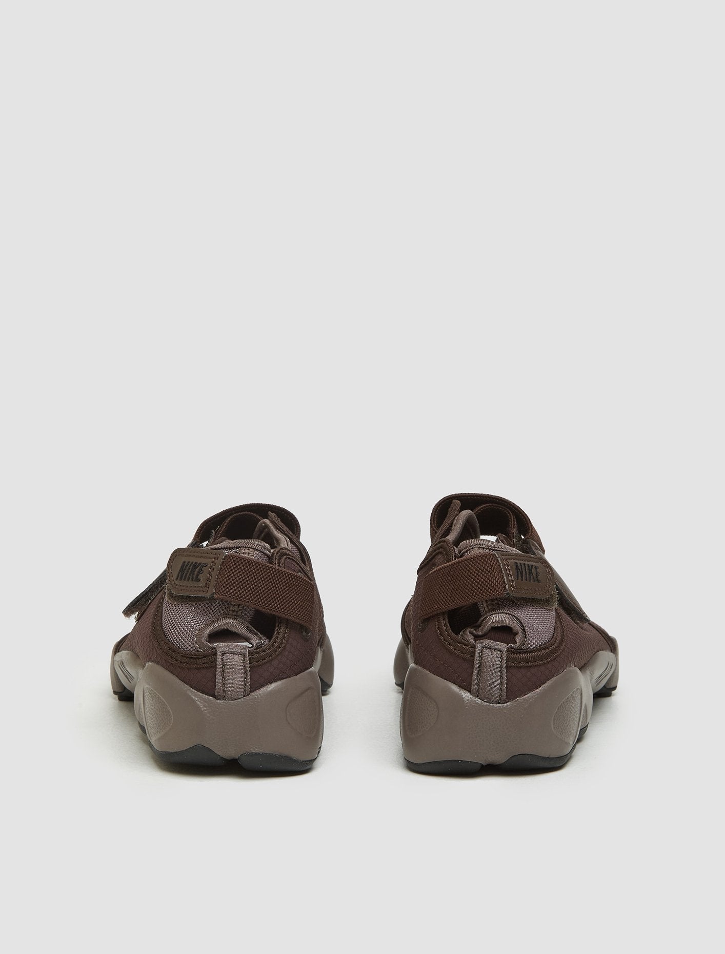 WMNS Air Rift Sneaker in Baroque Brown