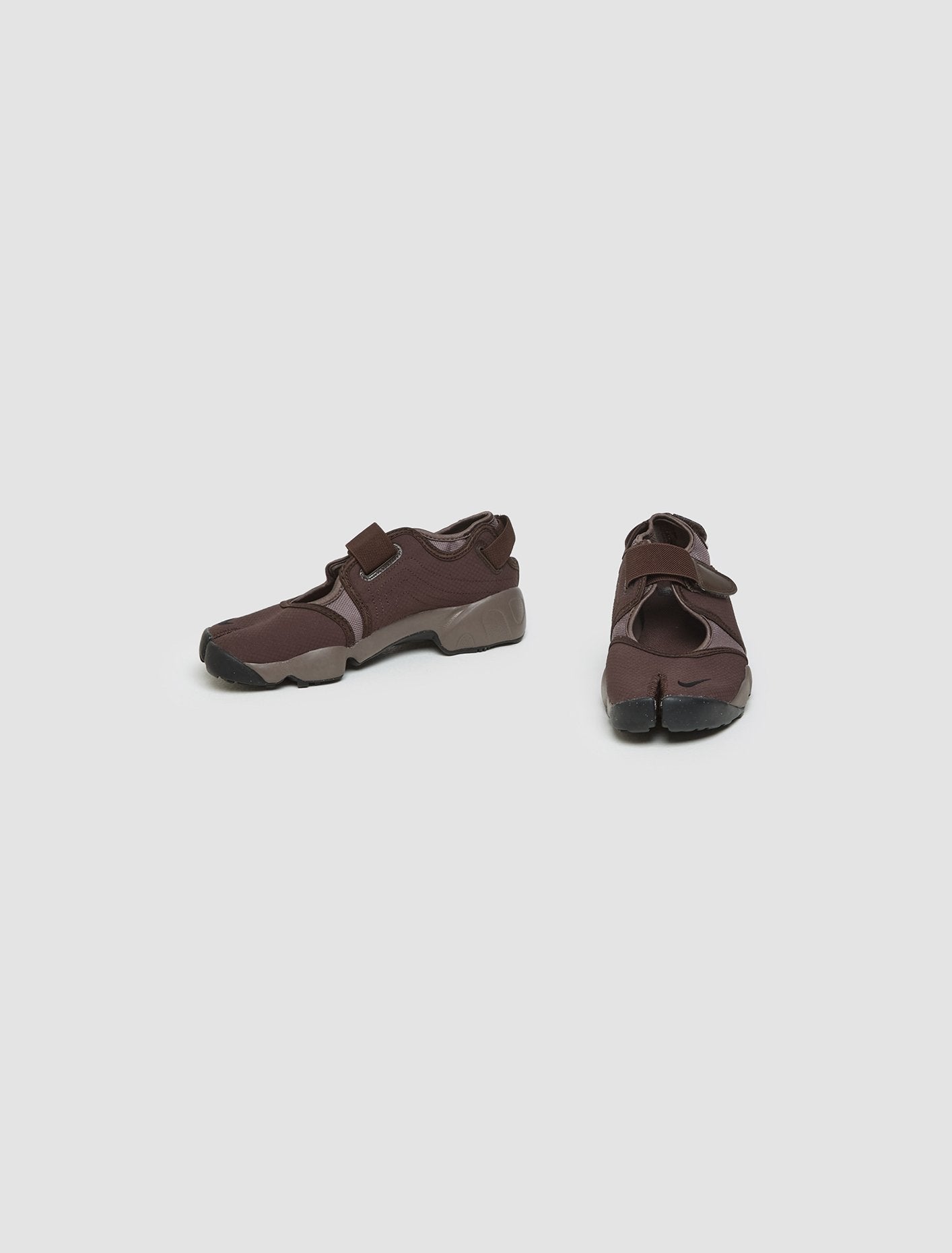 WMNS Air Rift Sneaker in Baroque Brown