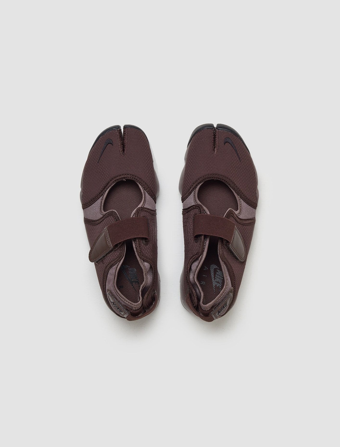 WMNS Air Rift Sneaker in Baroque Brown