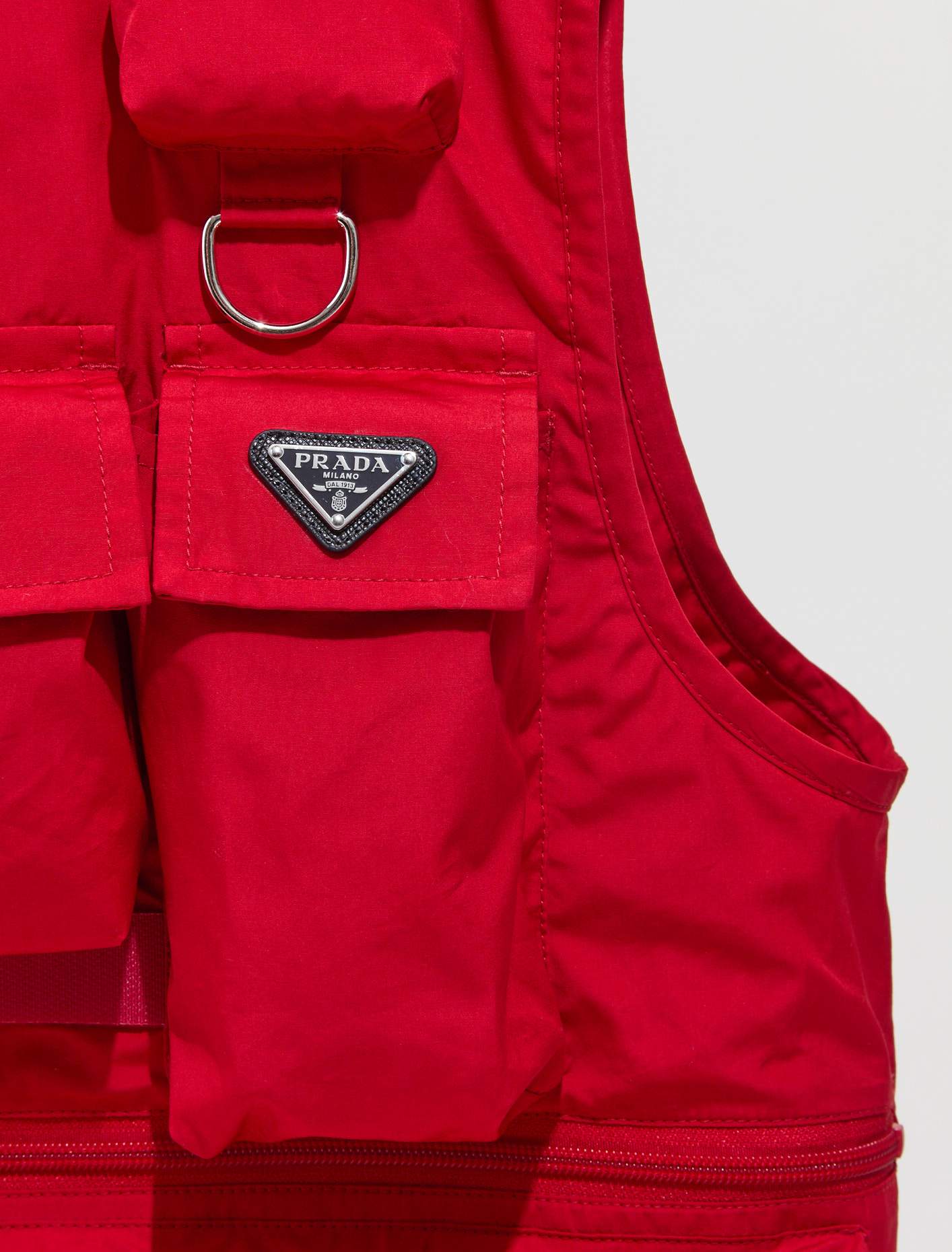 Outwear Vest with Pockets in Red