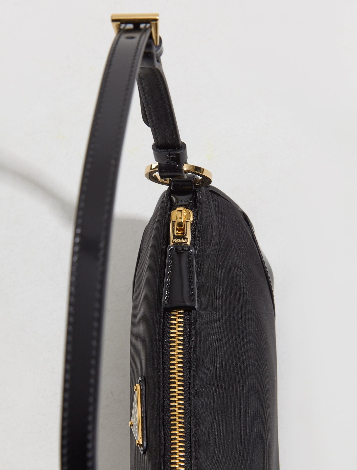 Re-Edition 2002 Re-Nylon and Brushed Leather Shoulder Bag in Black