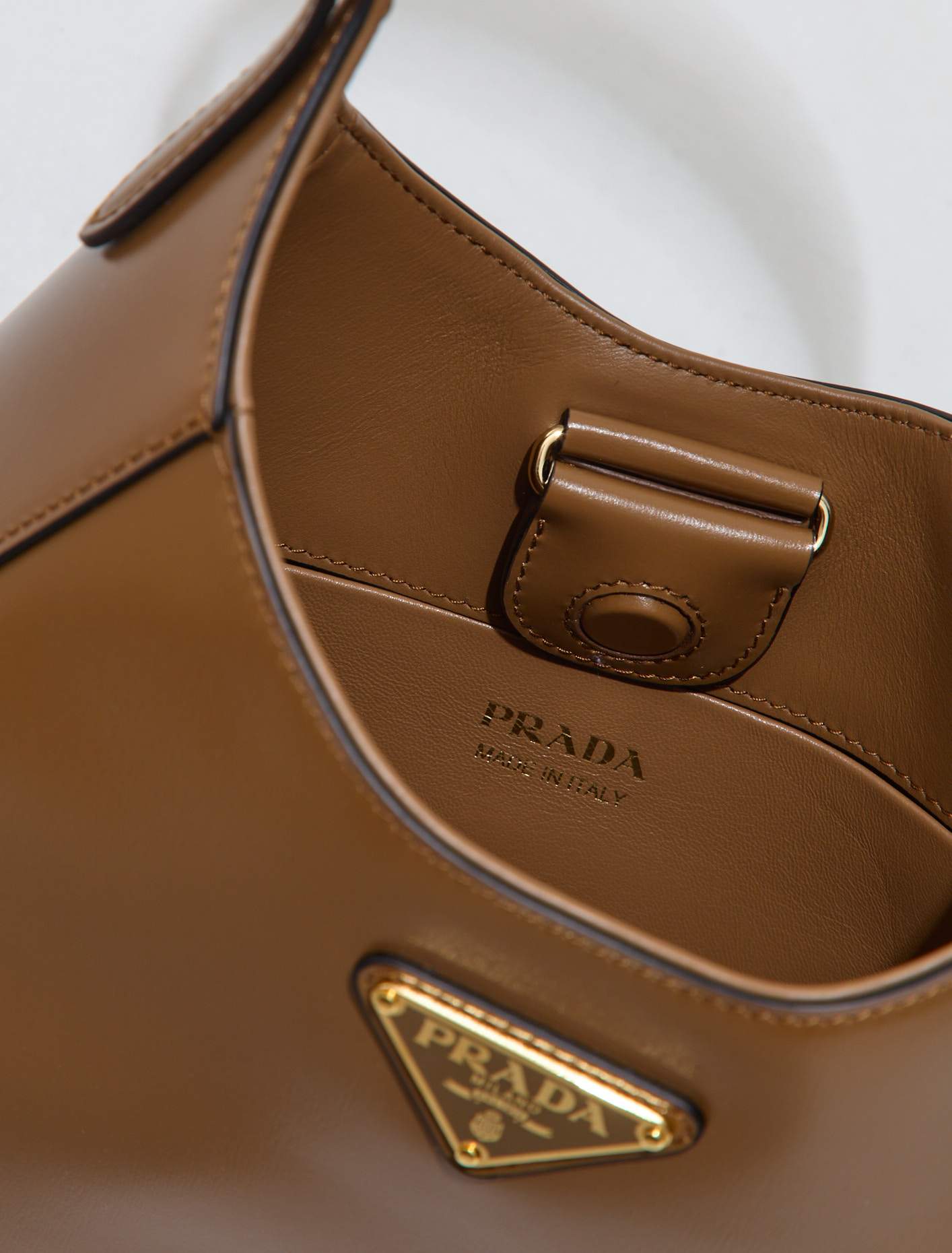 Leather Shoulder Bag in Cinnamon
