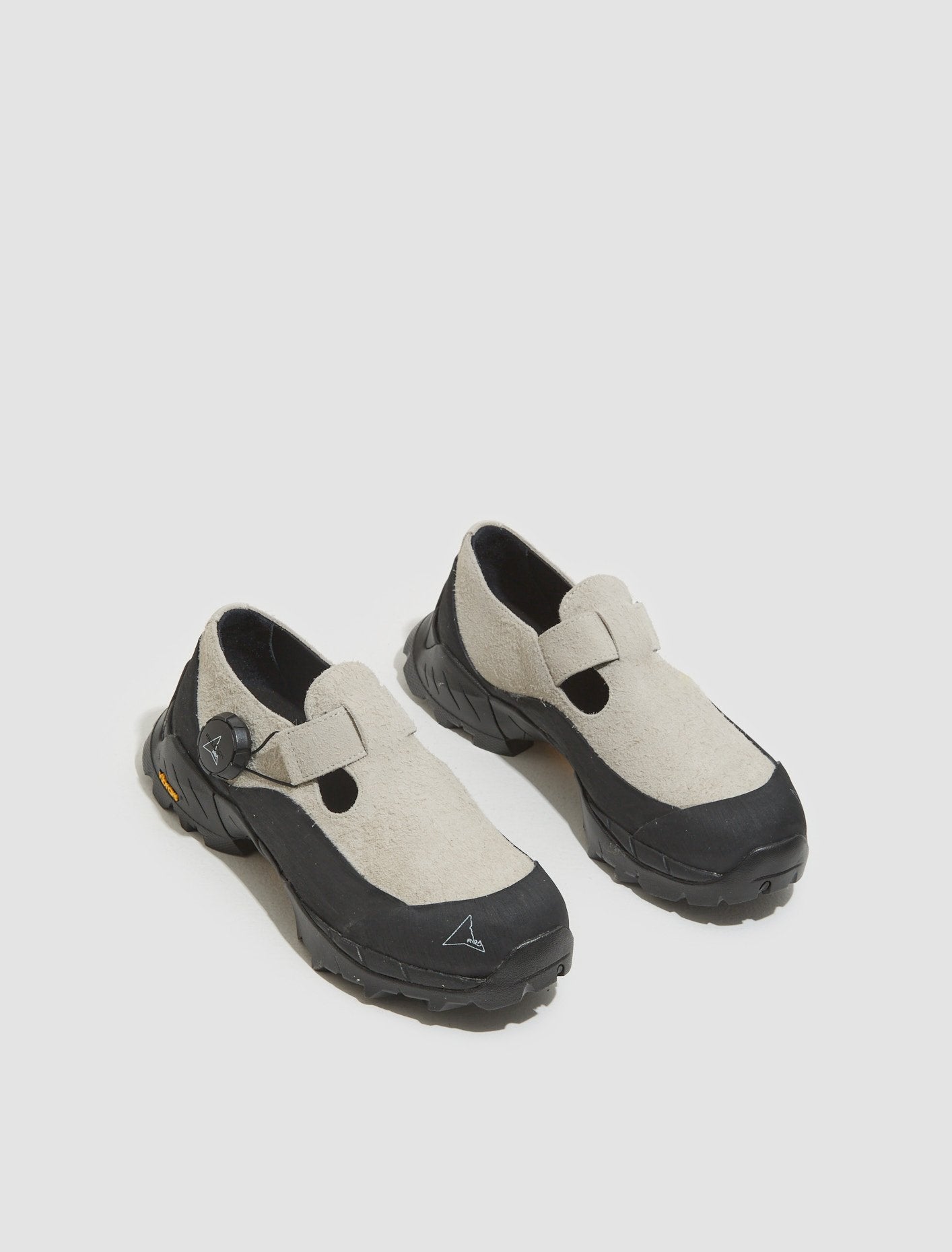 Pala Sneakers in Off White & Black