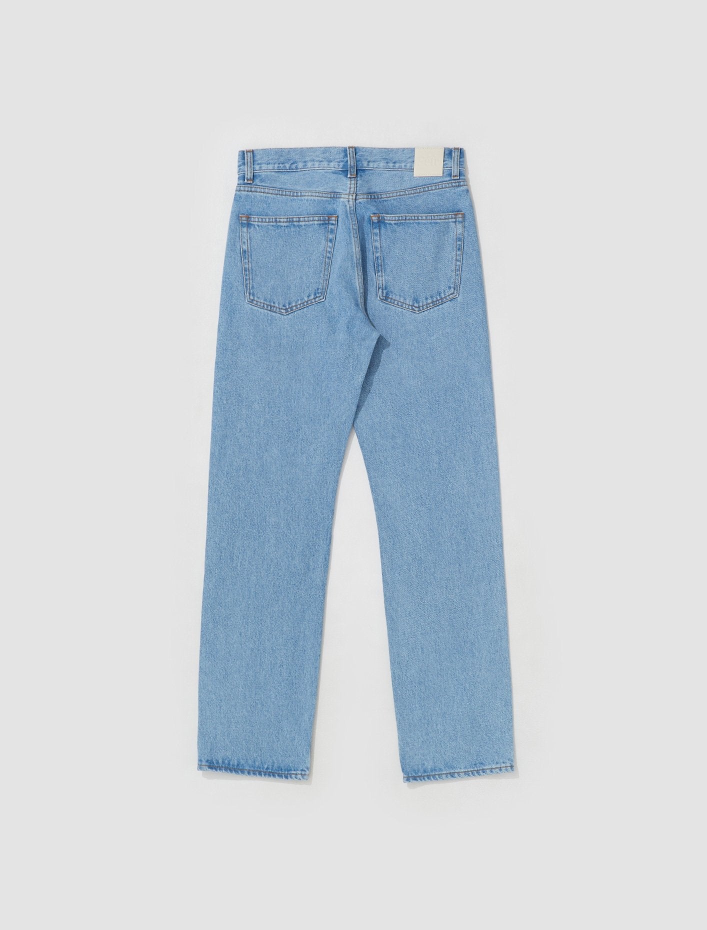 Straight Cut Jeans in Subtle Wash