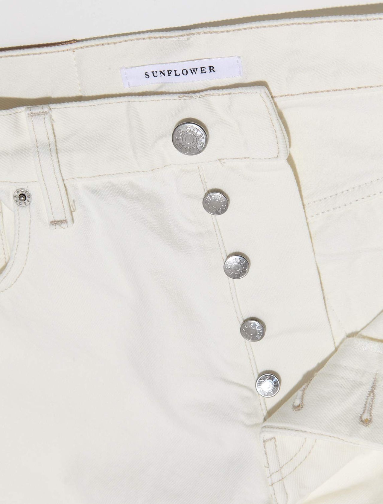 Wide Twist Jeans in Vintage White