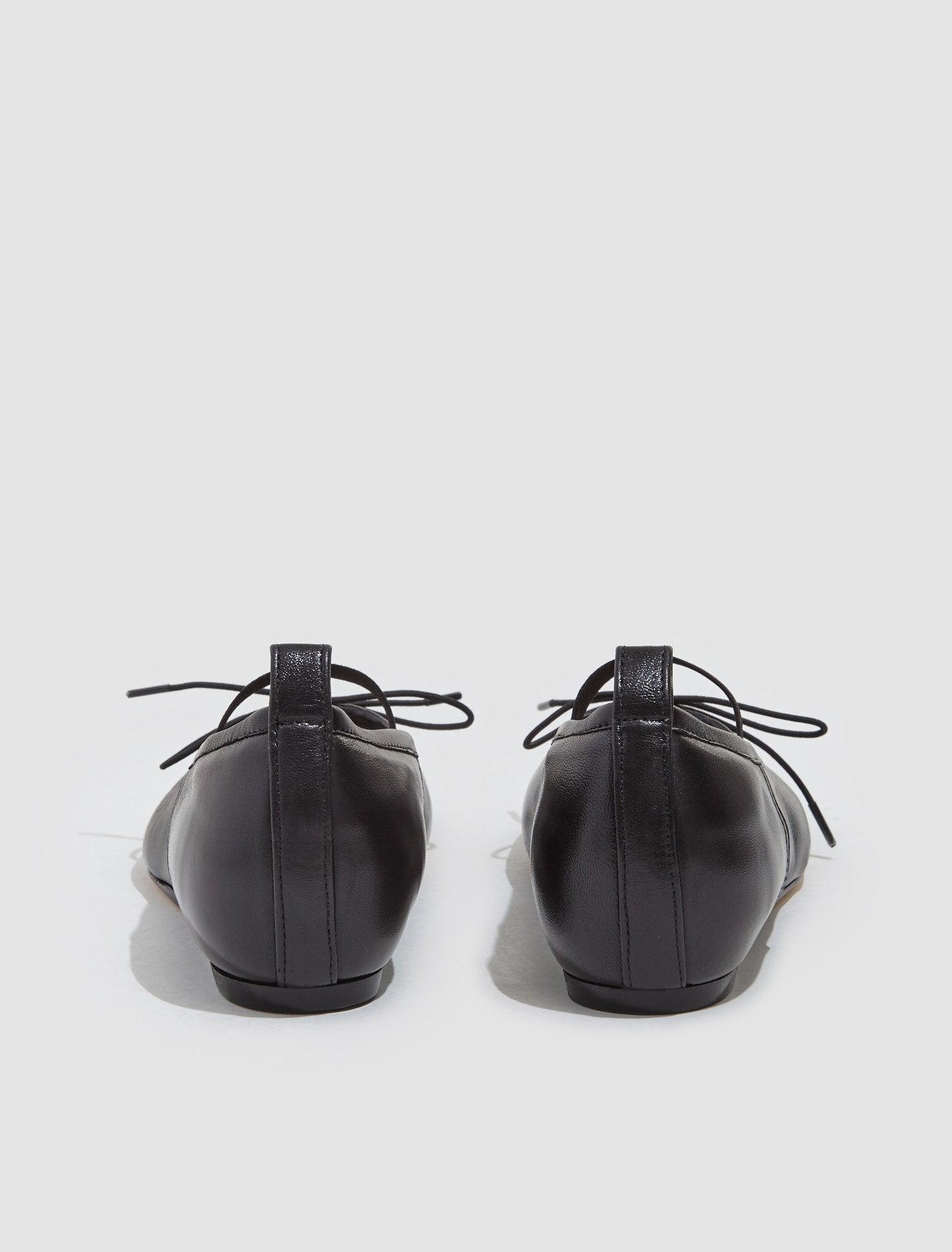 Classic Pleated Ballerinas with Band in Black