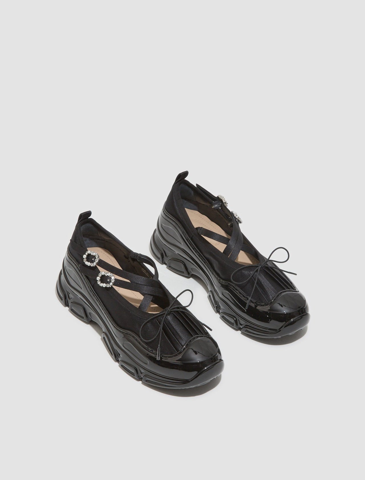 Classic Criss Cross Tracker Ballerina Shoes in Black