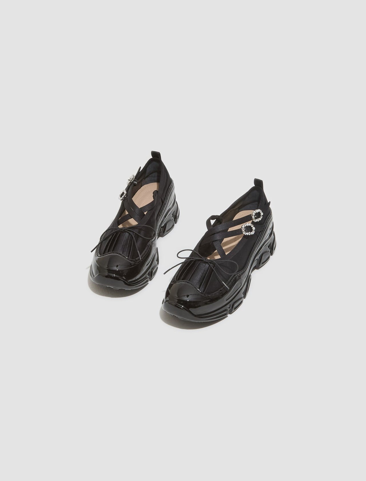 Classic Criss Cross Tracker Ballerina Shoes in Black